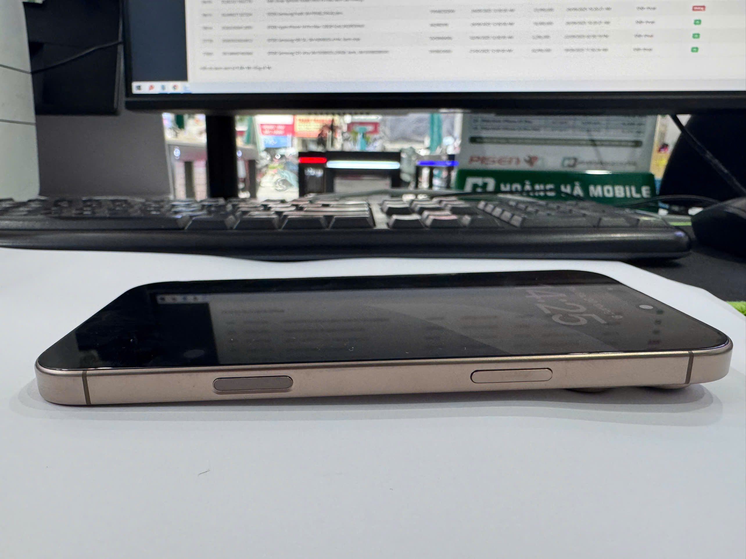 ĐTDĐ Apple iPhone 16 Pro Max 512GB Desert Titanium_MYX23VN/A - 354900900773691 - MYX23VN