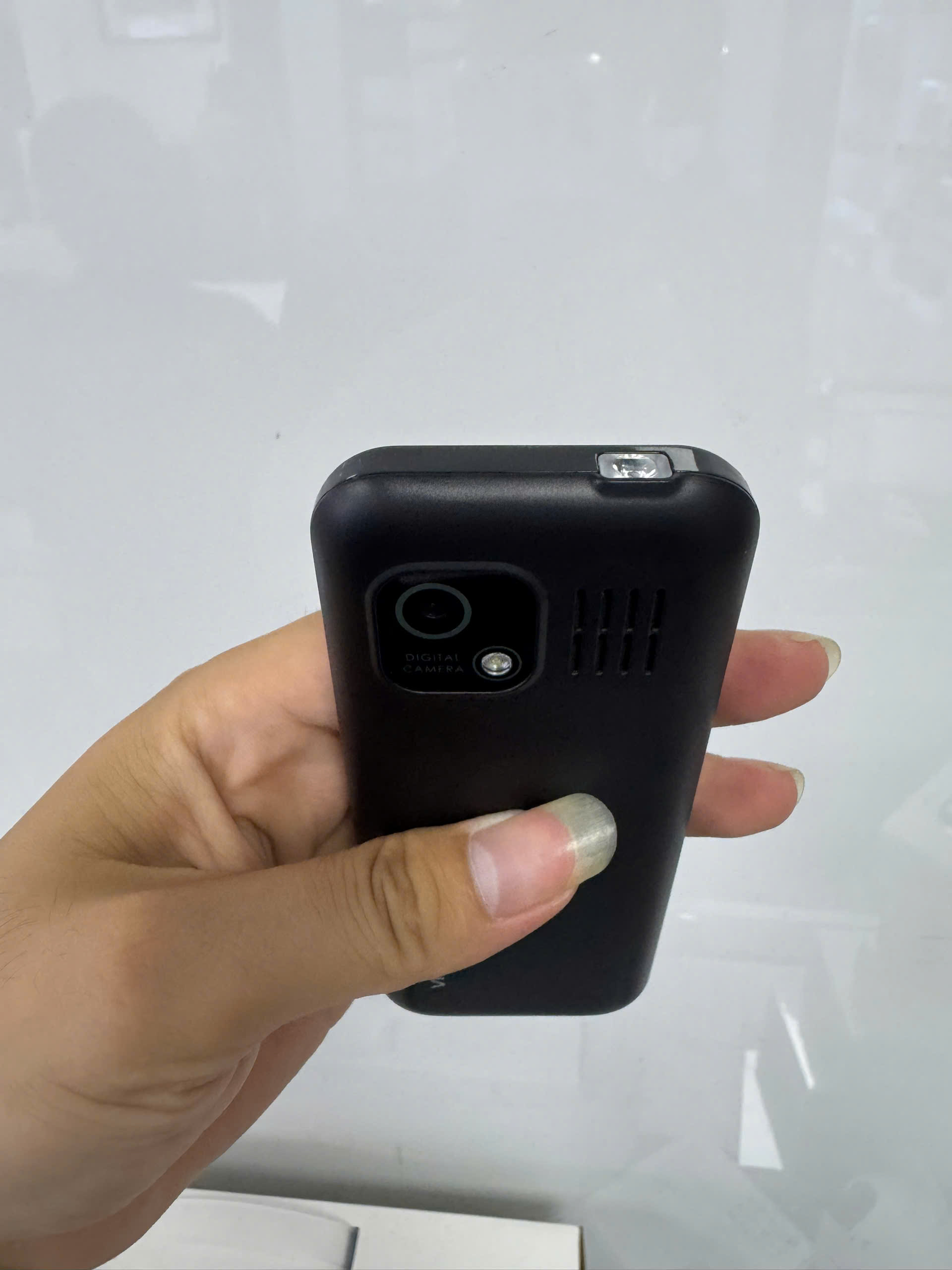 Điện thoại di động Sumo 4G T2 đen (Black)