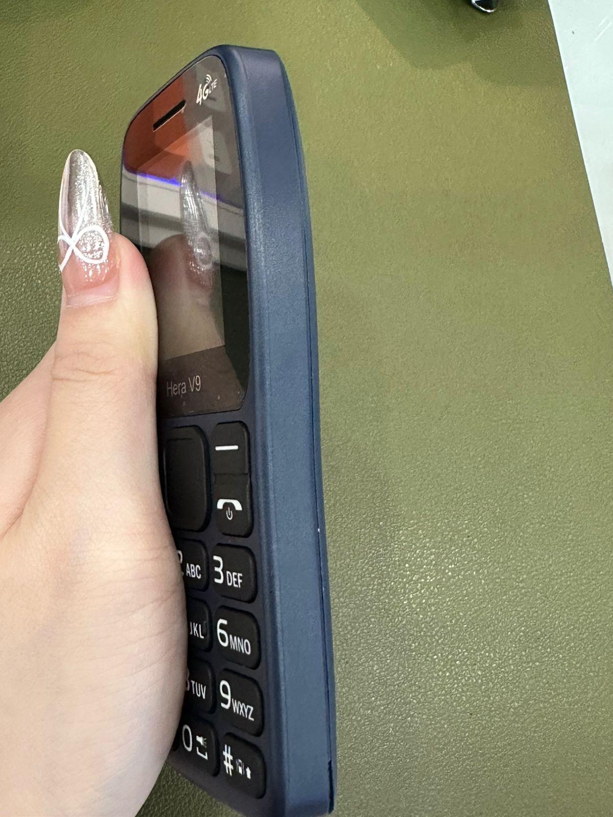 Điện thoại Xphone model Hera V9 màu Xanh đậm (Navy)