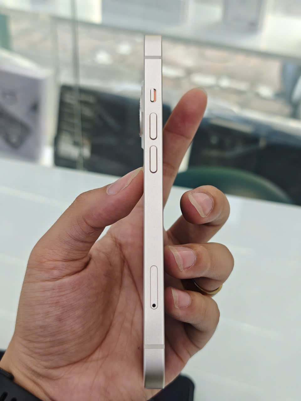 ĐTDĐ Apple iPhone 13 128GB Starlight - Cũ