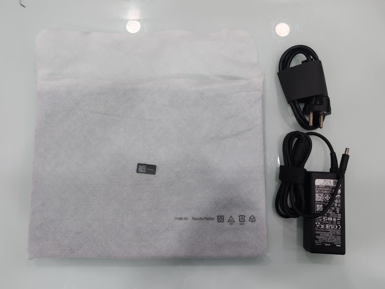 Máy tính xách tay Dell Inspiron 14 5440 Intel(R) Core(TM) 7 150U, 14.0FHD+, 4 Cell-54Whr, Win 11