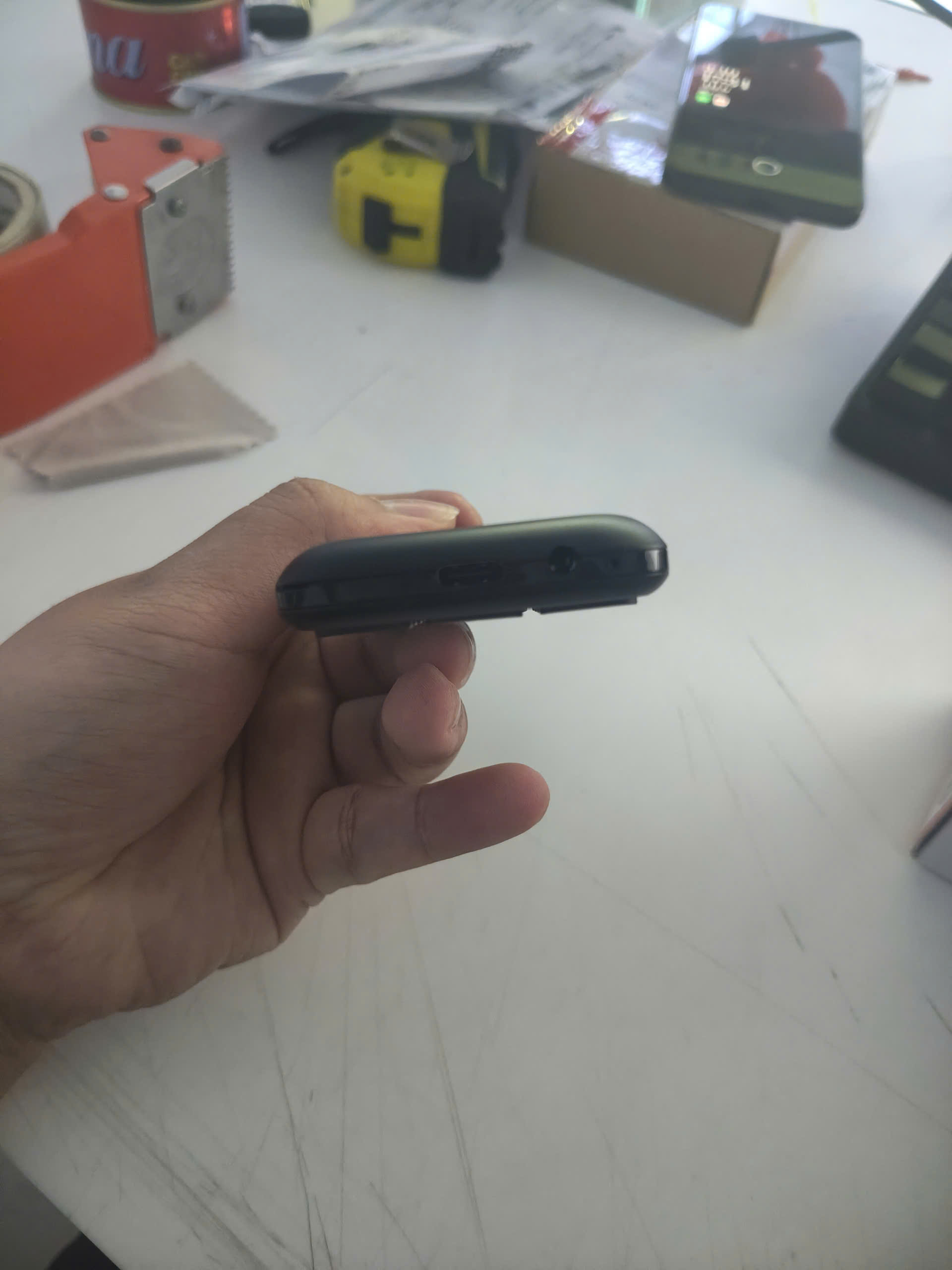 Điện thoại di động Itel it8010, màu Đen (Black)	