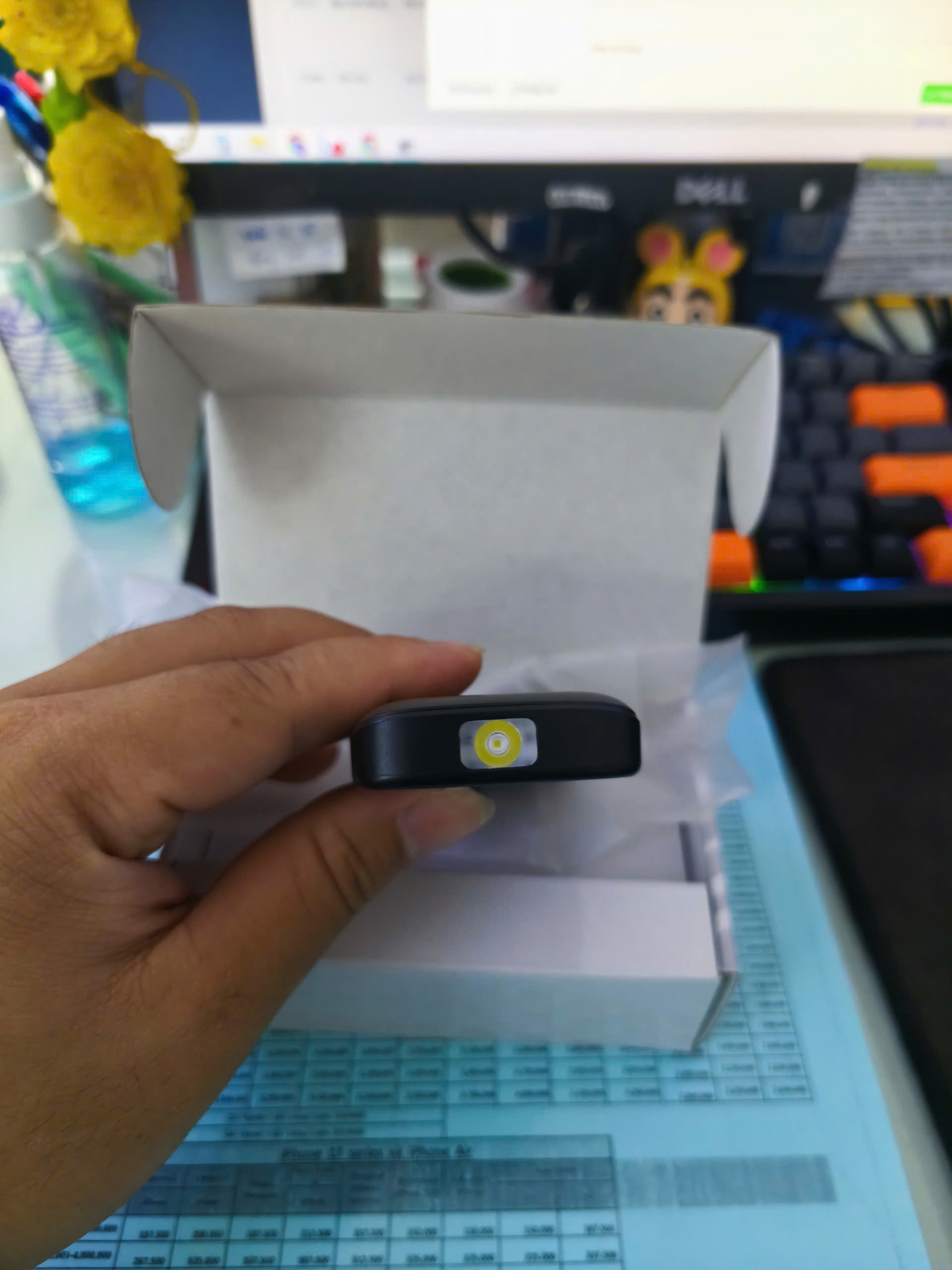 Điện thoại Xphone model Hera V9 màu Đen (Black) 