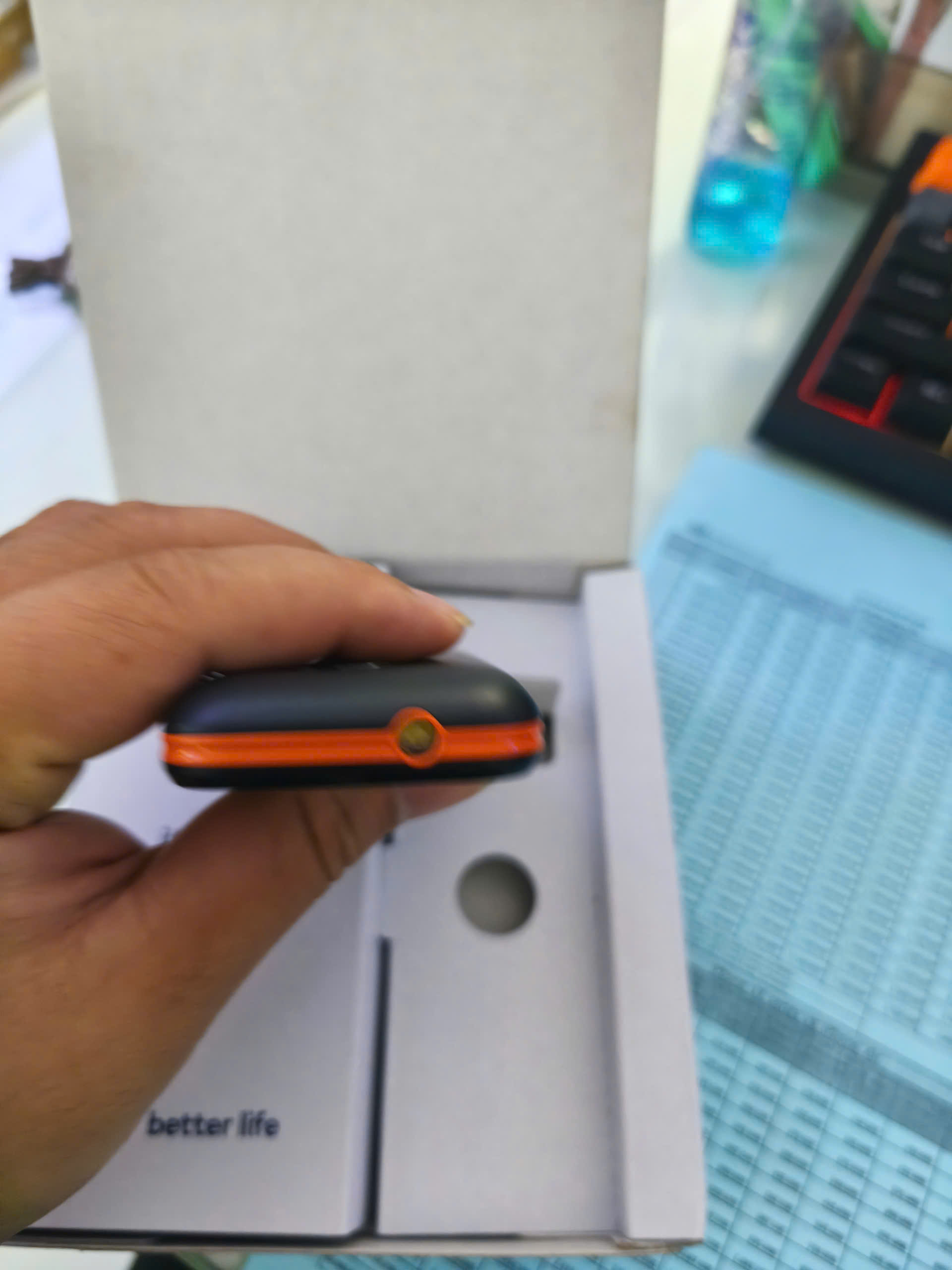 Điện thoại di động Itel it8010, màu Đen (Black)