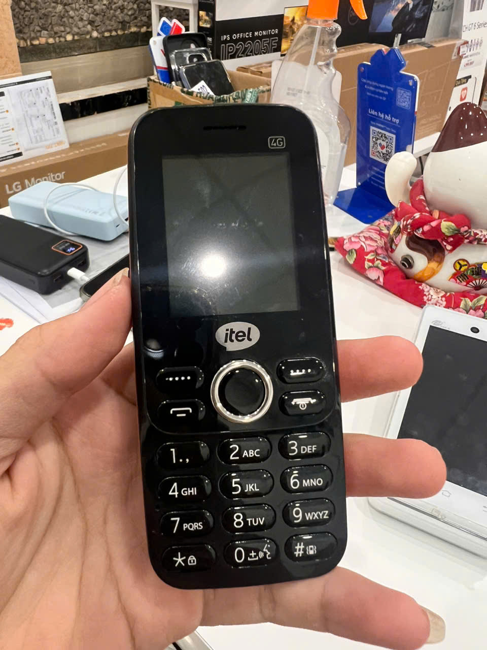 Điện thoại di động Itel it8010, màu Đen (Black) - 355231571802422 - IT8010BLACK-TBH