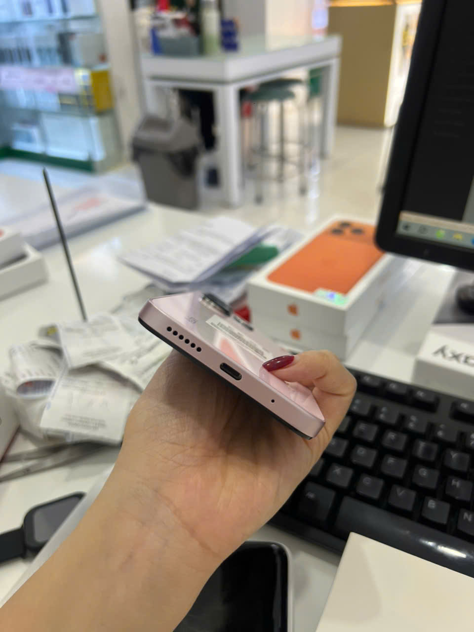 Điện thoại di động Redmi 13 Pearl Pink 8GB RAM 128GB ROM (2404ARN45A)_MZB0H5GEU - 866102070504409