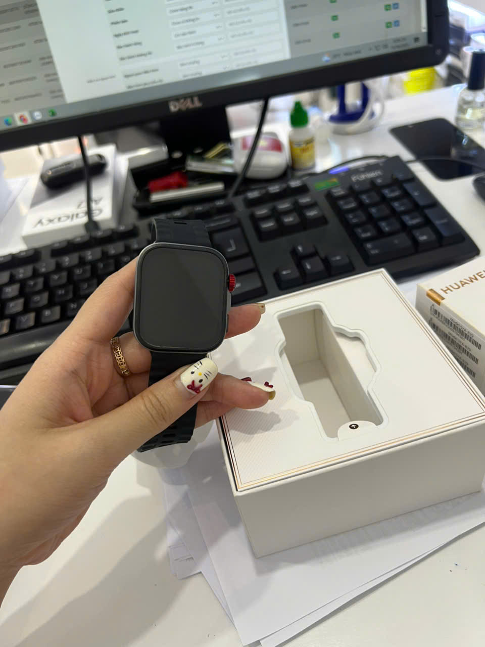 ĐỒNG HỒ THÔNG MINH(WATCH)HUAWEI SYA-B29 FIT 4 Pro/DÂY Fluor/ĐEN(6942103155383)