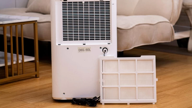 Máy hút ẩm thông minh kiêm lọc không khí LUMIAS D6S-60L được thiết kế theo phong cách tối giản với gam màu trắng chủ đạo Máy hút ẩm thông minh kiêm lọc không khí LUMIAS D6S-60L được thiết kế theo phong cách tối giản với gam màu trắng chủ đạo