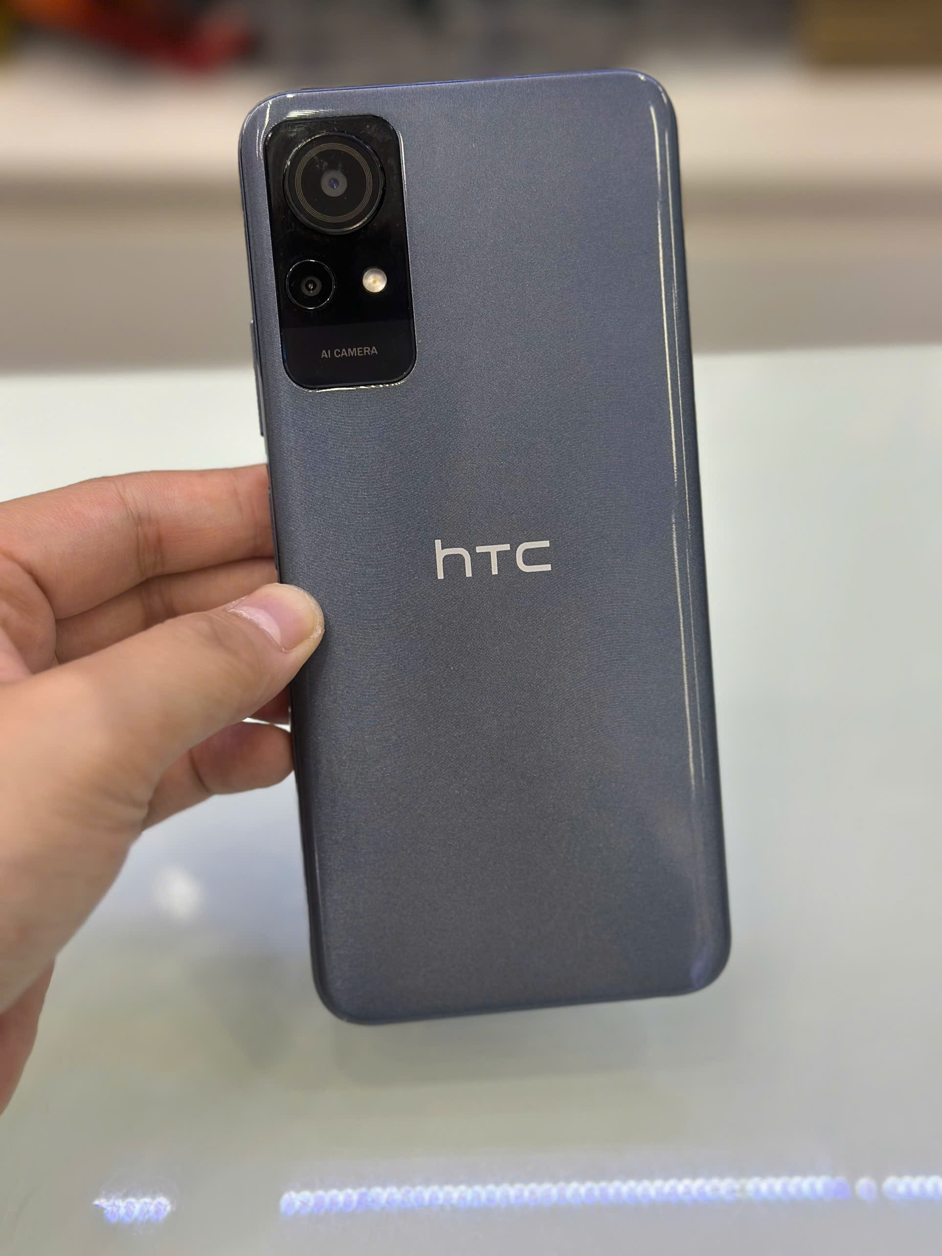 HTC Wildfire E3 lite (4GB/64GB)  TBH