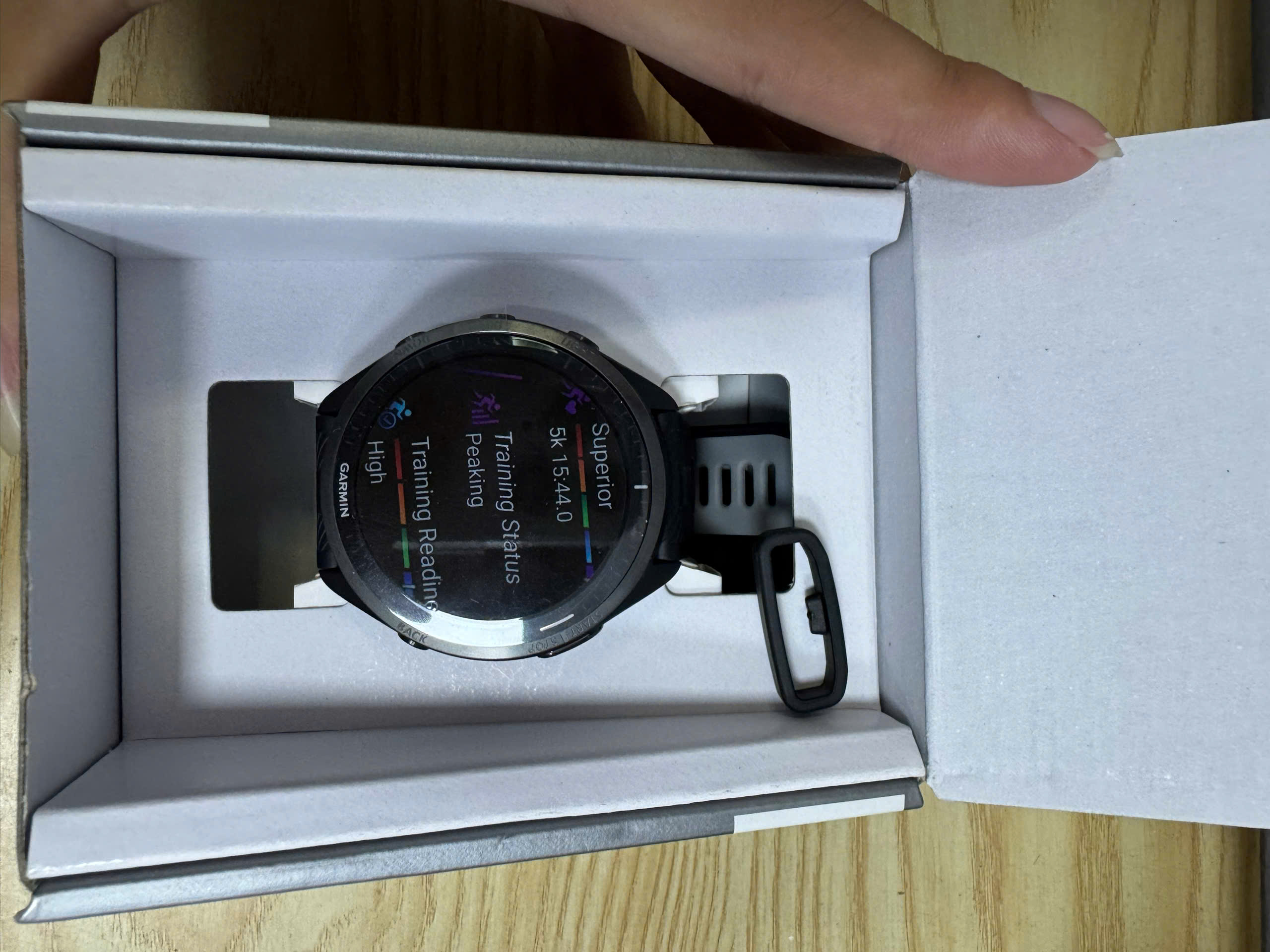 Đồng hồ chạy bộ Garmin Forerunner 965, GPS, SEA, Đen