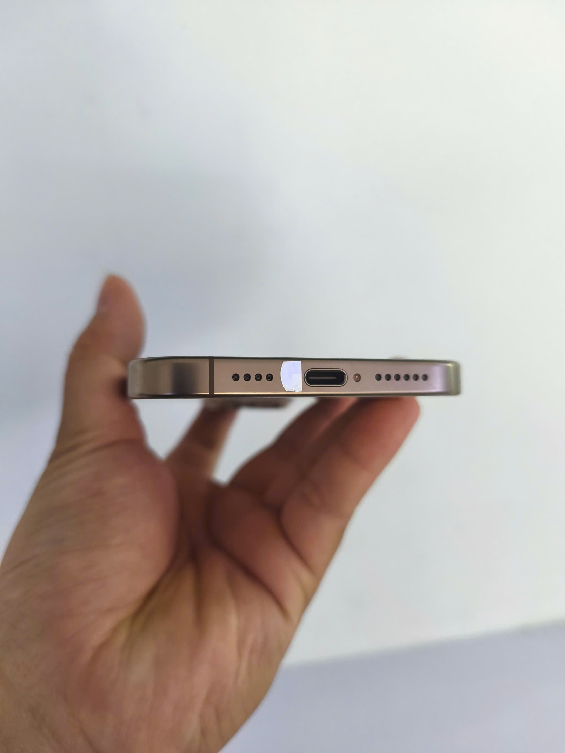 ĐTDĐ Apple iPhone 16 Pro Max 256GB Desert Titanium