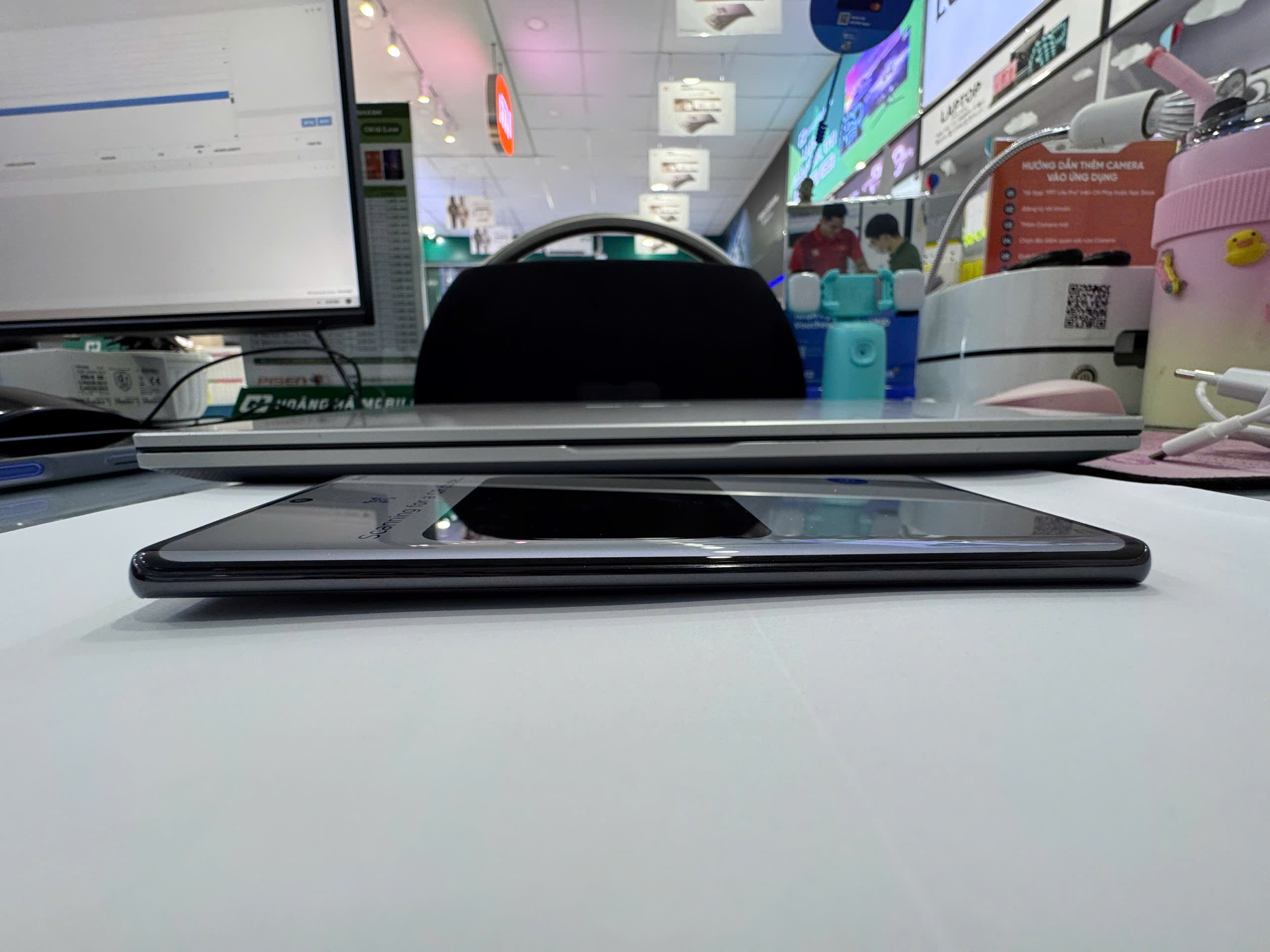 Điện thoại di động TECNO CLA5 (TECNO CAMON 30S) 256+8, màu Đen Thiên Không - 359980252934567 - CLA5DN