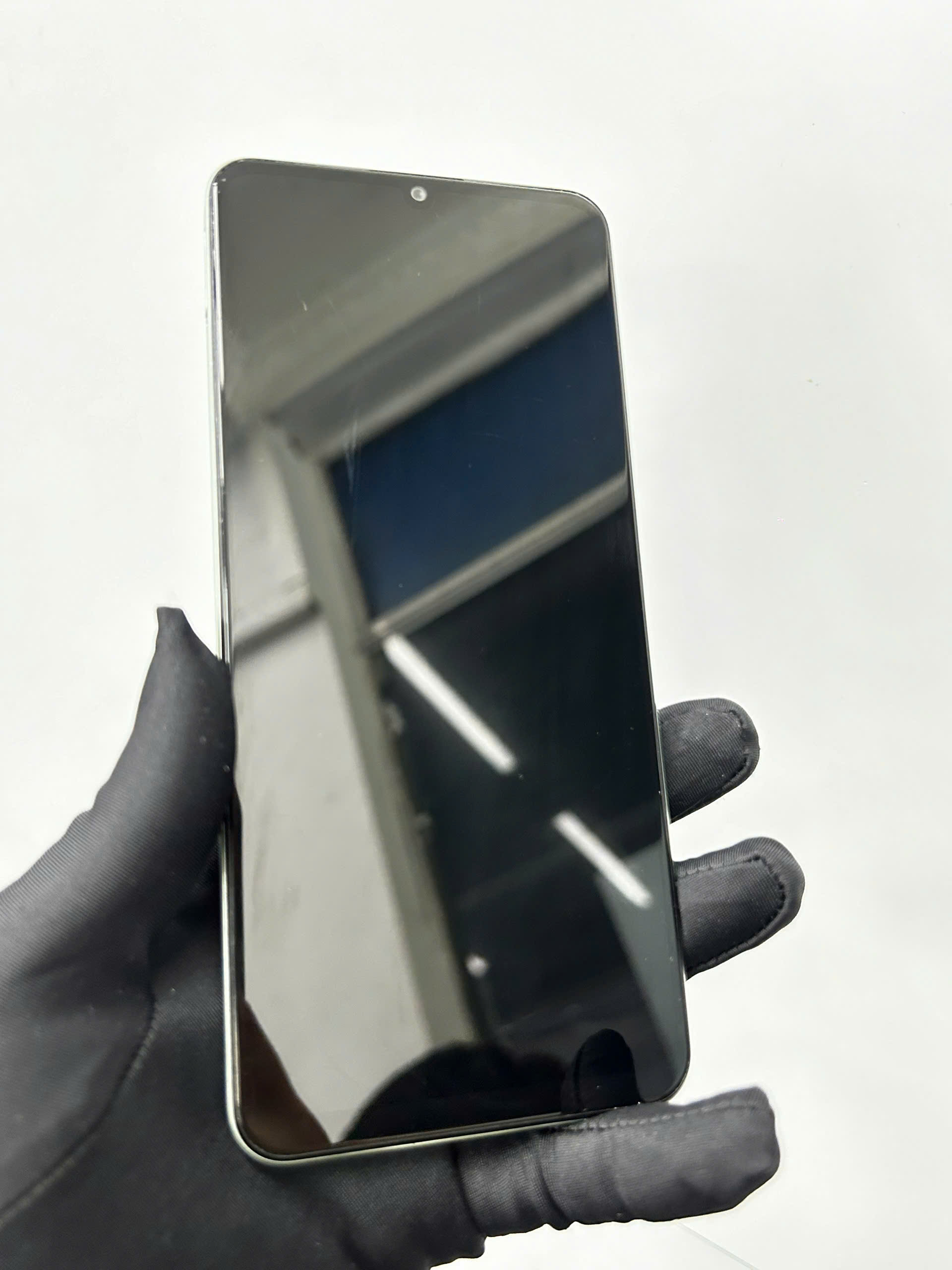 Điện thoại di động RMX3938 Realme Note 60x (3-64) Xanh Đại Ngàn, TN - 861569070068913 - RMX3938XATN