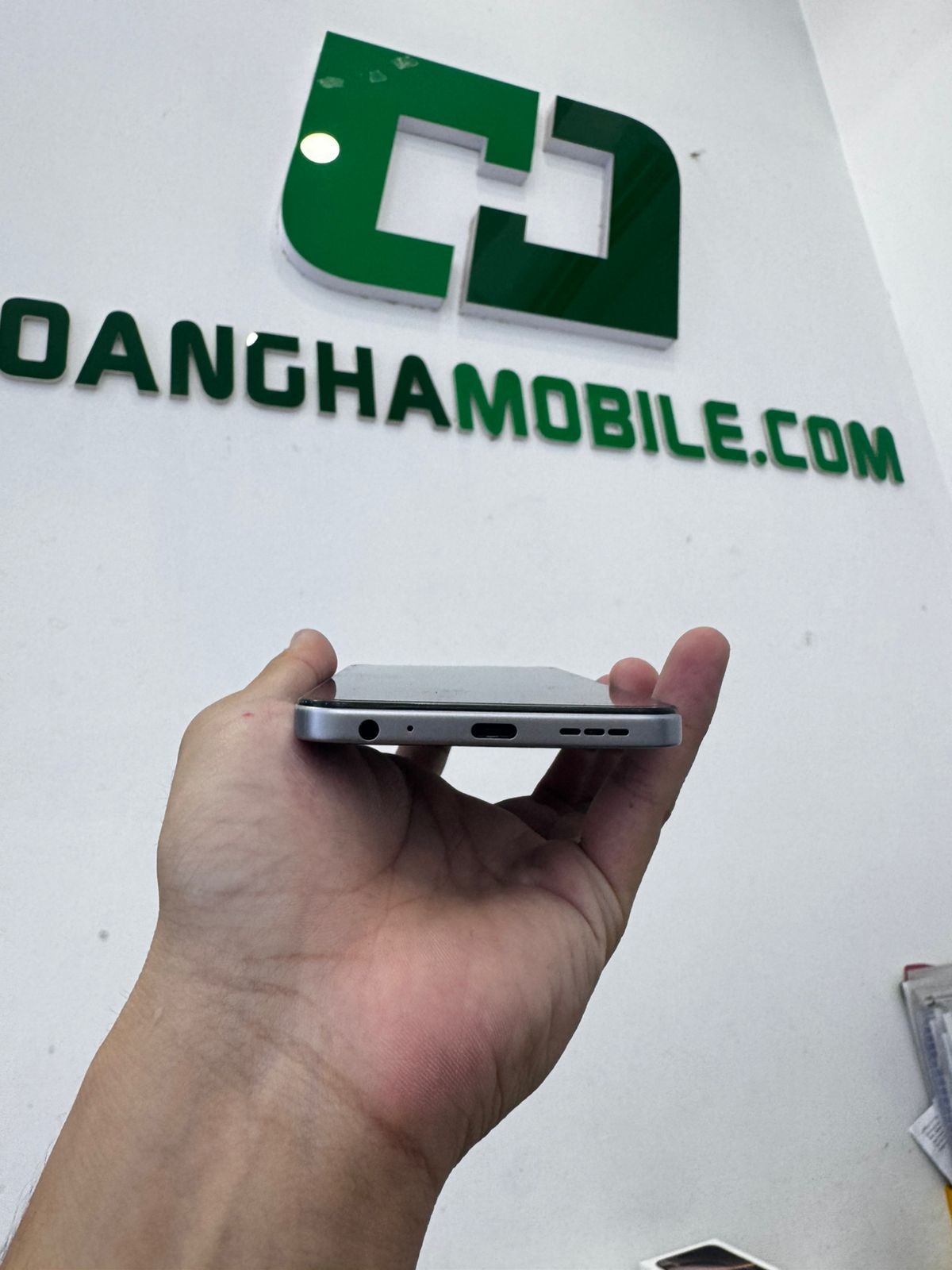 Điện thoại di động Tecno KM5n (Tecno Spark 40) 128+6, màu Xám Mây Mù - TBH