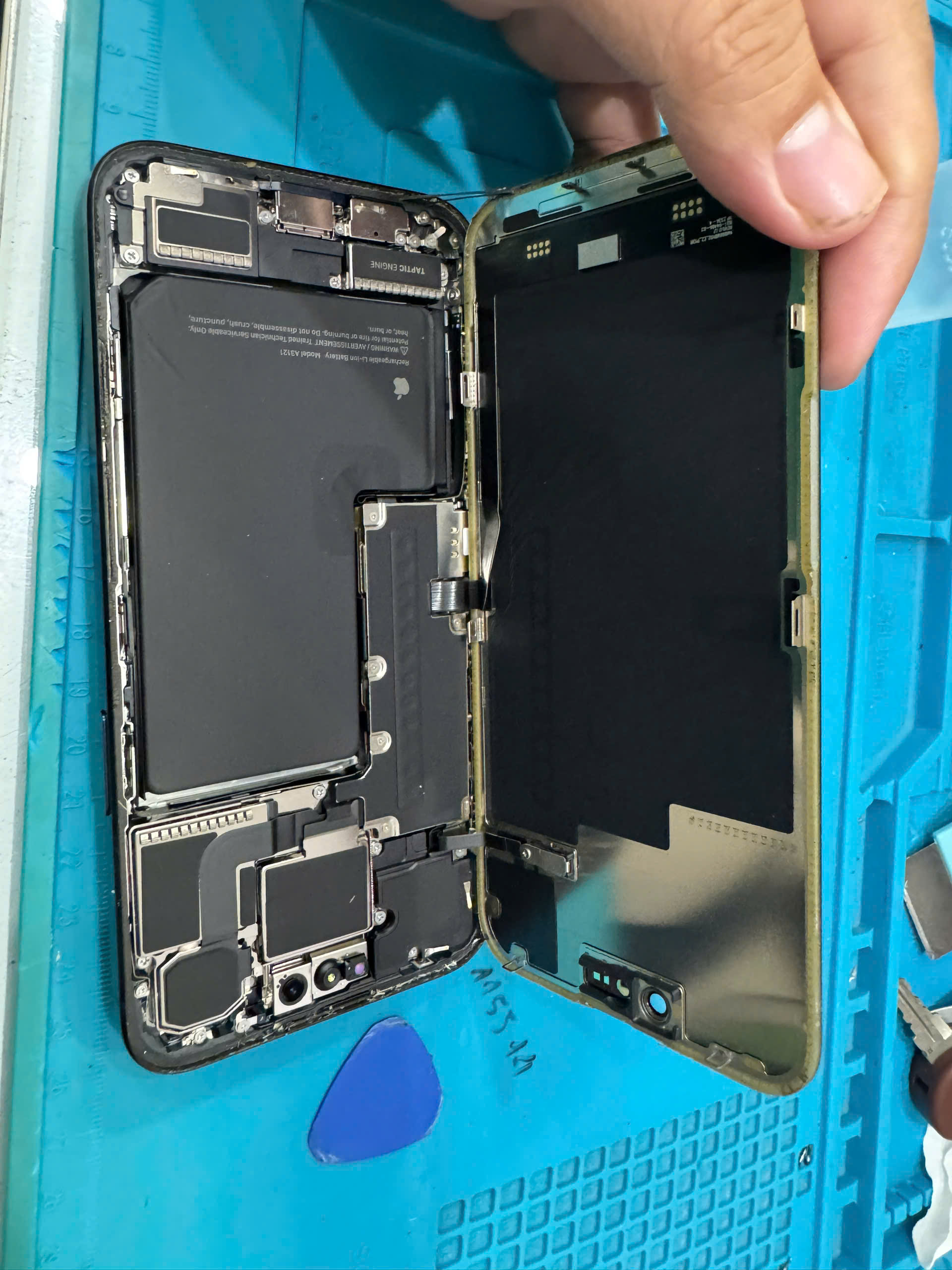 ĐTDĐ Apple iPhone 15 Pro Max 256GB BlueTitanium_MU793VN/A - SCPHKJLYY76C - MU793VN