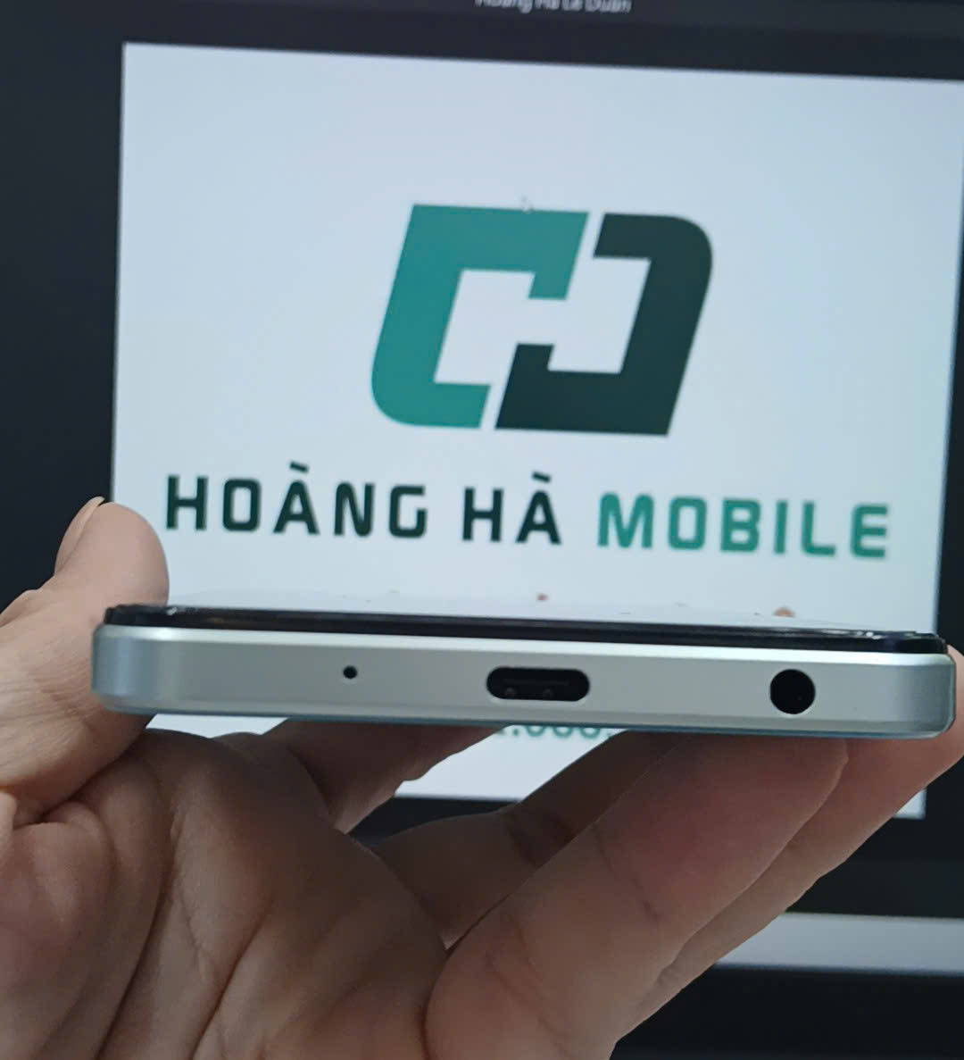 Điện thoại di động Vivo V2410- Y18s (6+128GB)  xanh - Cũ