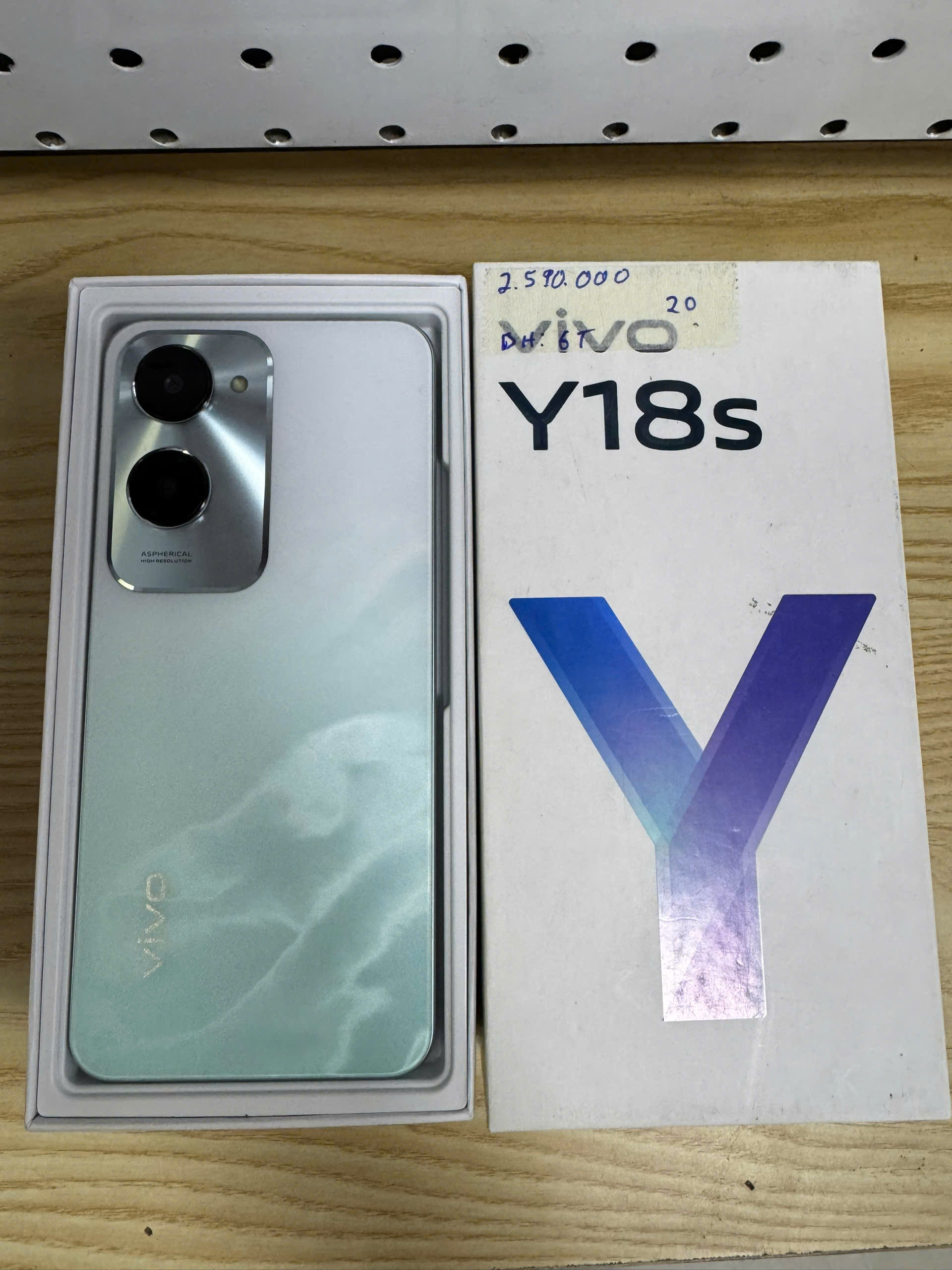 Điện thoại di động Vivo V2410- Y18s (6+128GB) - DEMO 