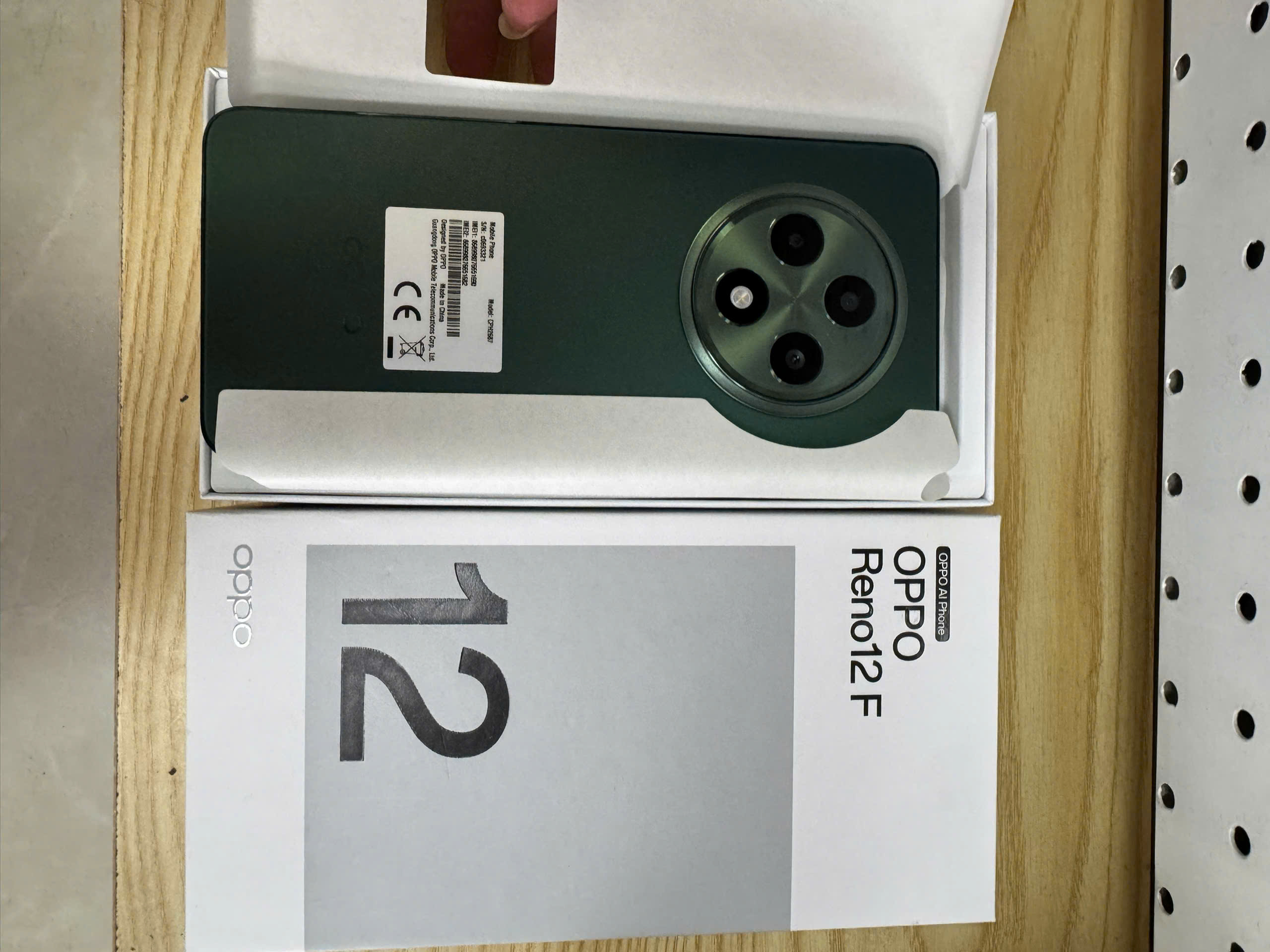 iện thoại di động OPPO CPH2687 - Reno12 F 4G 8GB/256GB Xanh lá