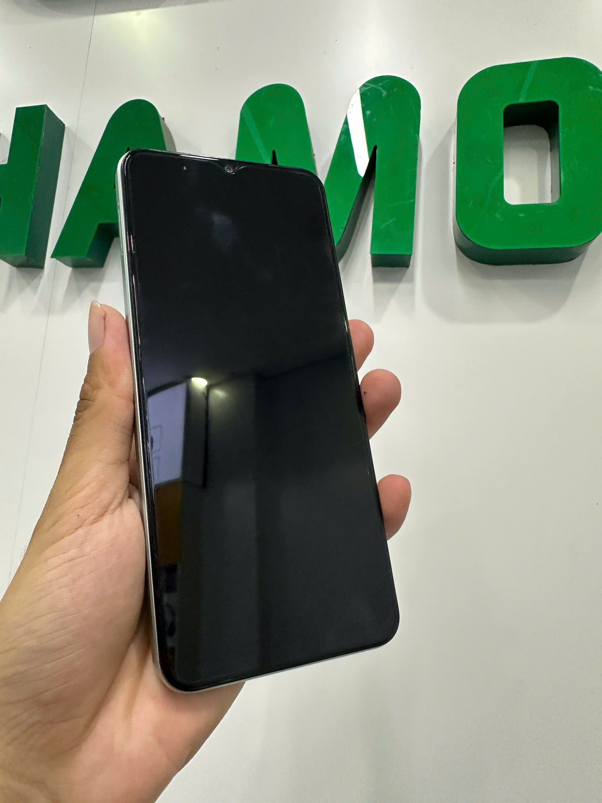 Điện thoại di động Vivo V2410- Y18s (6+128GB) - DEMO	