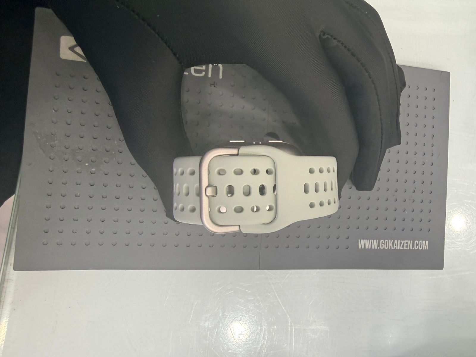 Đồng hồ đeo tay thông minh, hiệu Amazfit - Bip 6, model: A2435, màu Stone