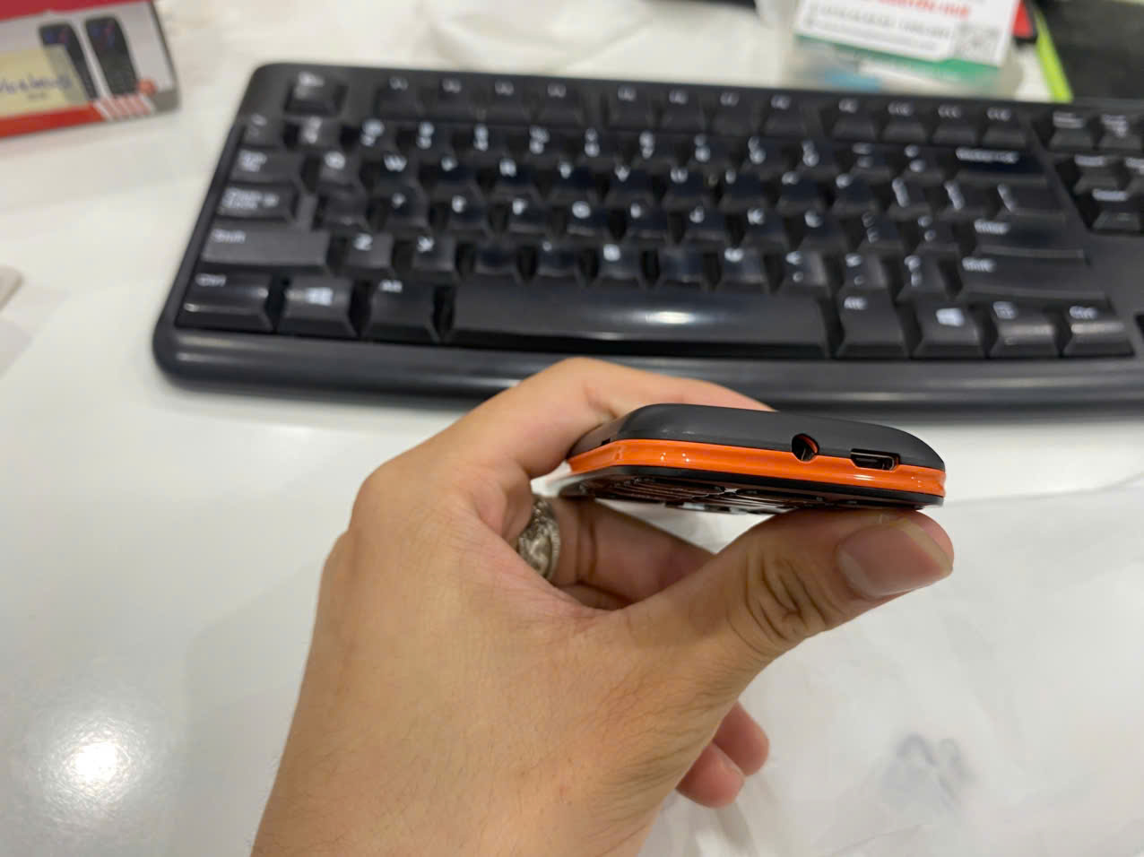 Điện thoại di động Itel it8010, màu Đen (Black)