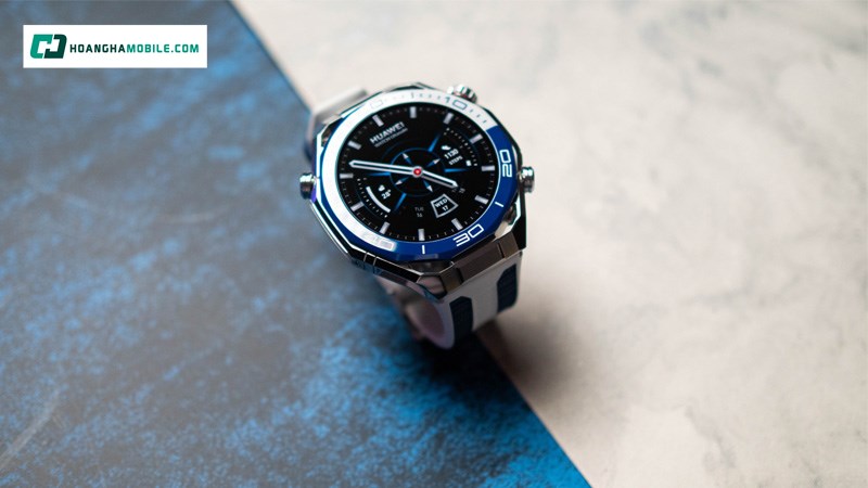 Công nghệ AMOLED và kích thước 1.5 inch. Công nghệ AMOLED và kích thước 1.5 inch.