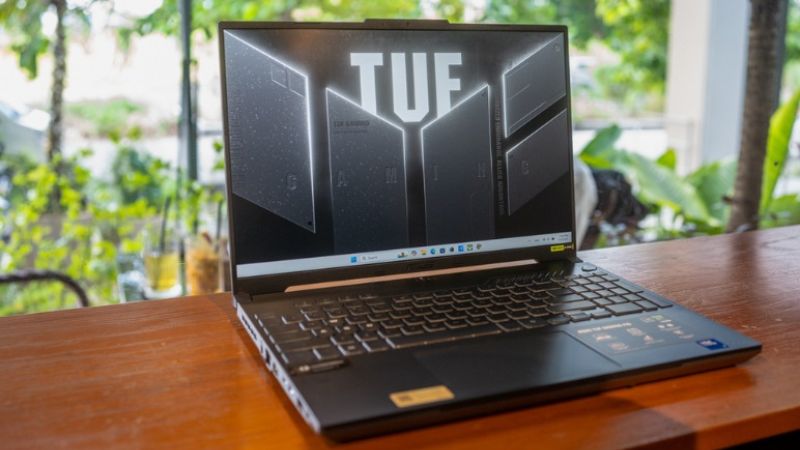 Hiệu năng mạnh mẽ với chip Intel Core i5-210H.