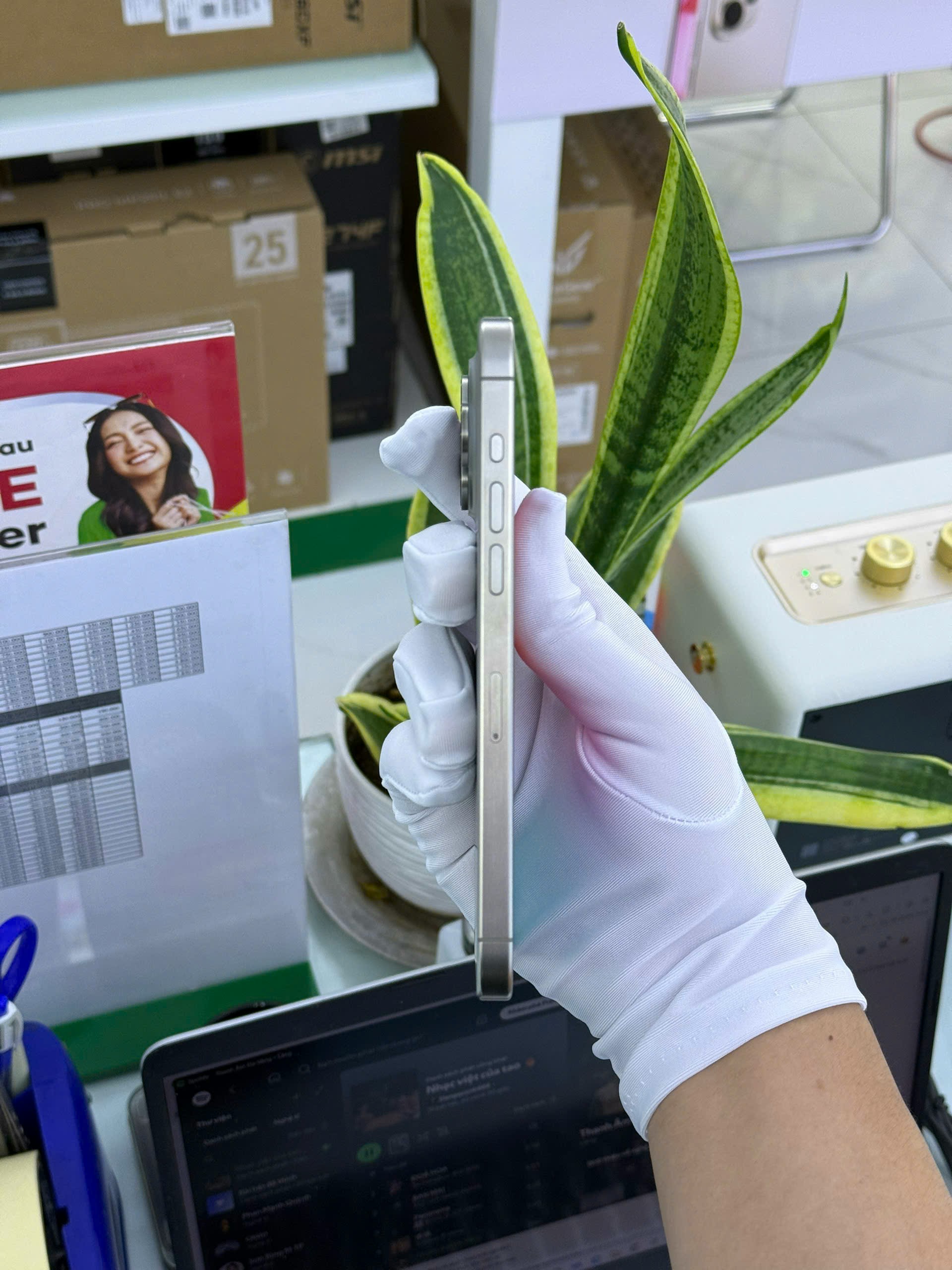 ĐTDĐ Apple iPhone 15 Pro Max 256GB Natural Titanium_MU793VN/A - SFNWYQ7L0WK - MU793VN