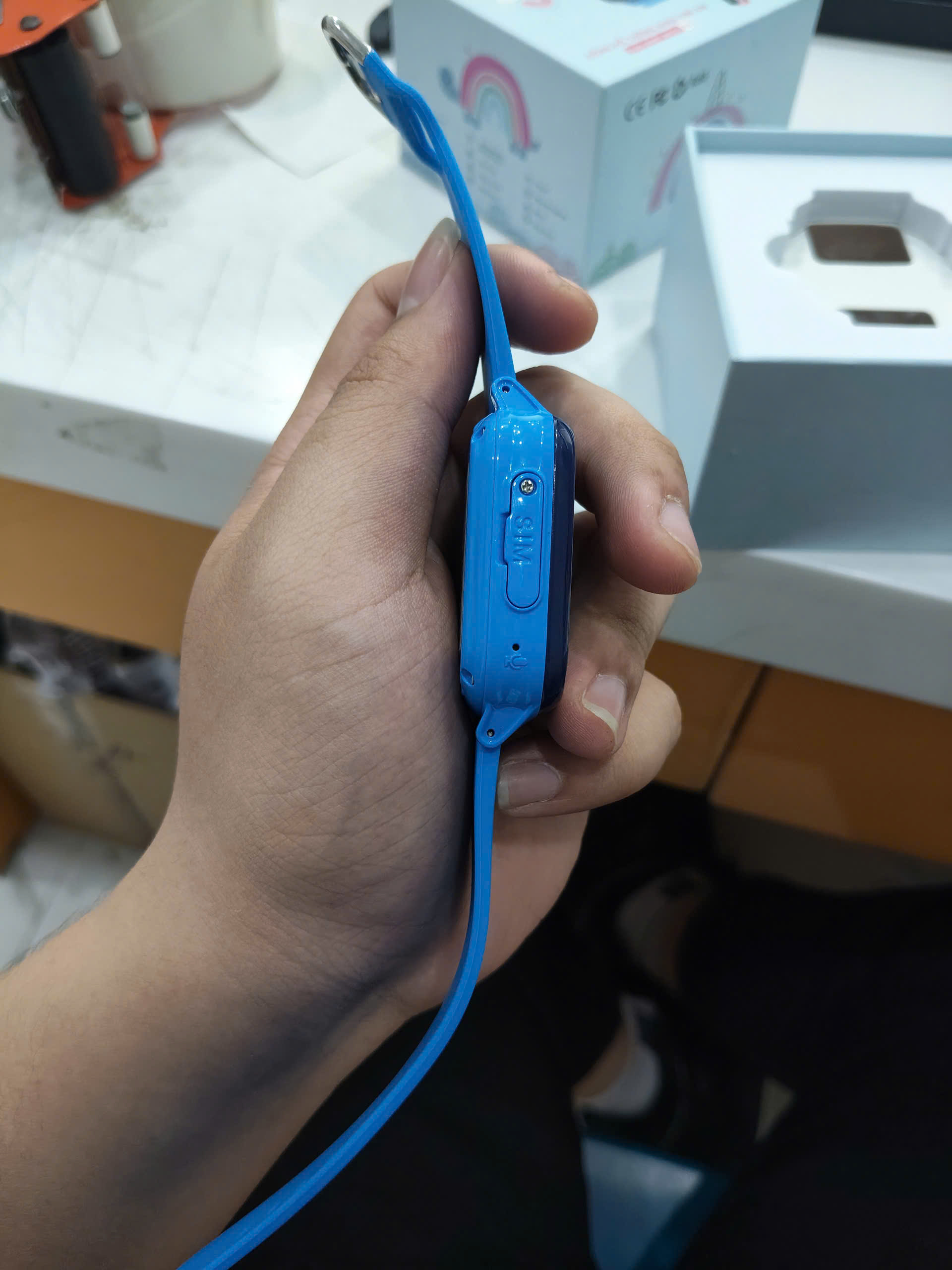 Đồng hồ thông minh trẻ em MyKid 4G Lite, màu Xanh	