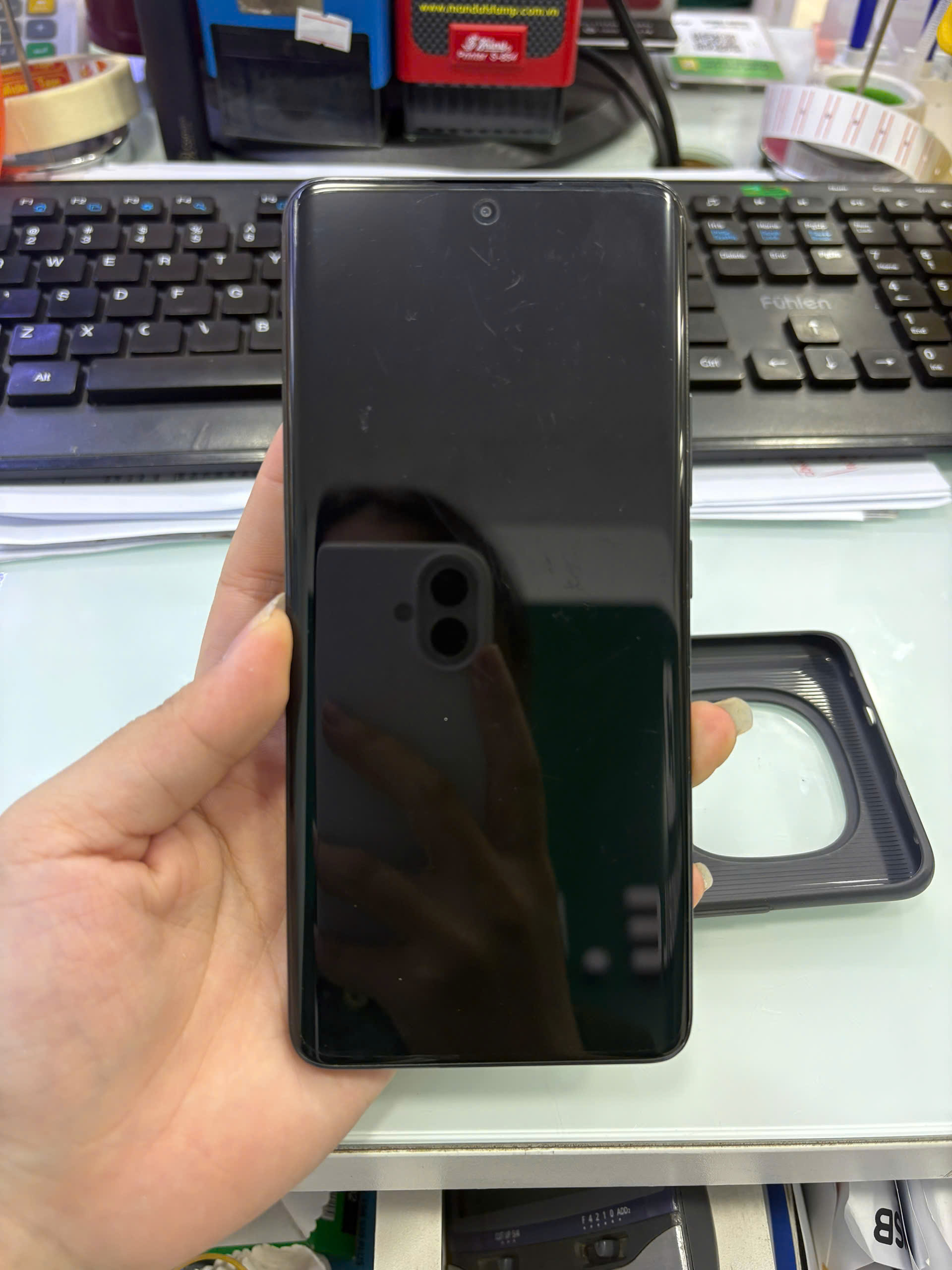 ĐIỆN THOẠI DI ĐỘNG (TEL) REDMI NOTE 14 PRO+ 5G 6.67/SNAP 7S GEN3/8G/256G/200+8+2MP/20MP/5110mAh (24115RA8EG)/ĐEN- TBH