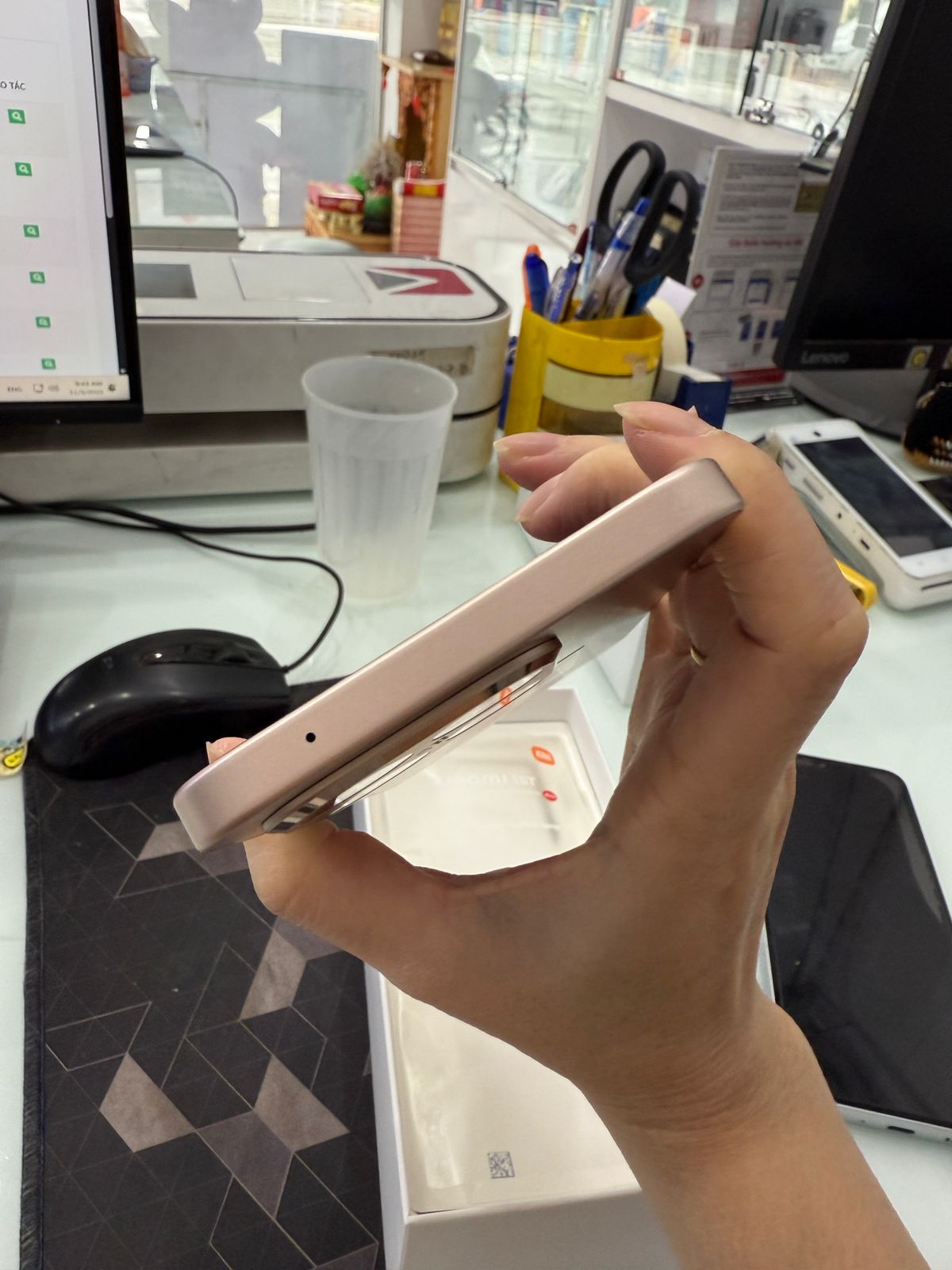 ĐIỆN THOẠI DI ĐỘNG (TEL) XIAOMI 15T 6.83"/MTK D8400 Ultra/12G/512G/50+50+12MP/32MP/5500mAh (25069PTEBG)/VÀNG (6932554451400)