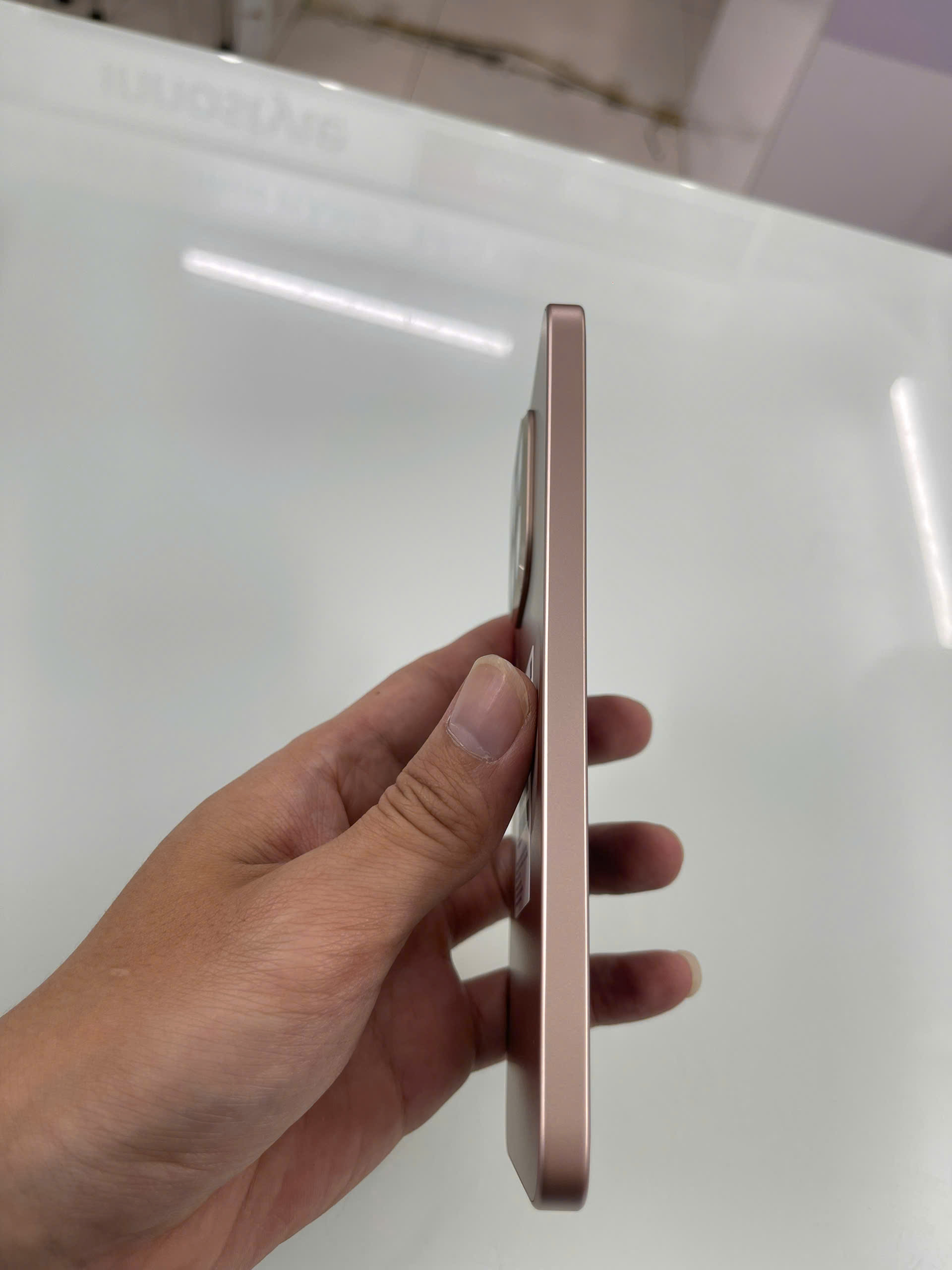 ĐIỆN THOẠI DI ĐỘNG (TEL) XIAOMI 15T 6.83"/MTK D8400 Ultra/12G/512G/50+50+12MP/32MP/5500mAh (25069PTEBG)/VÀNG (6932554451400) - 8