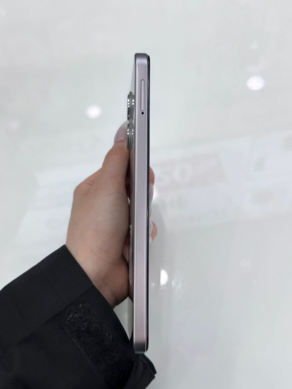 Điện thoại di động thương hiệu HTC Model Wildfire E5 Plus màu Xám (Grey)