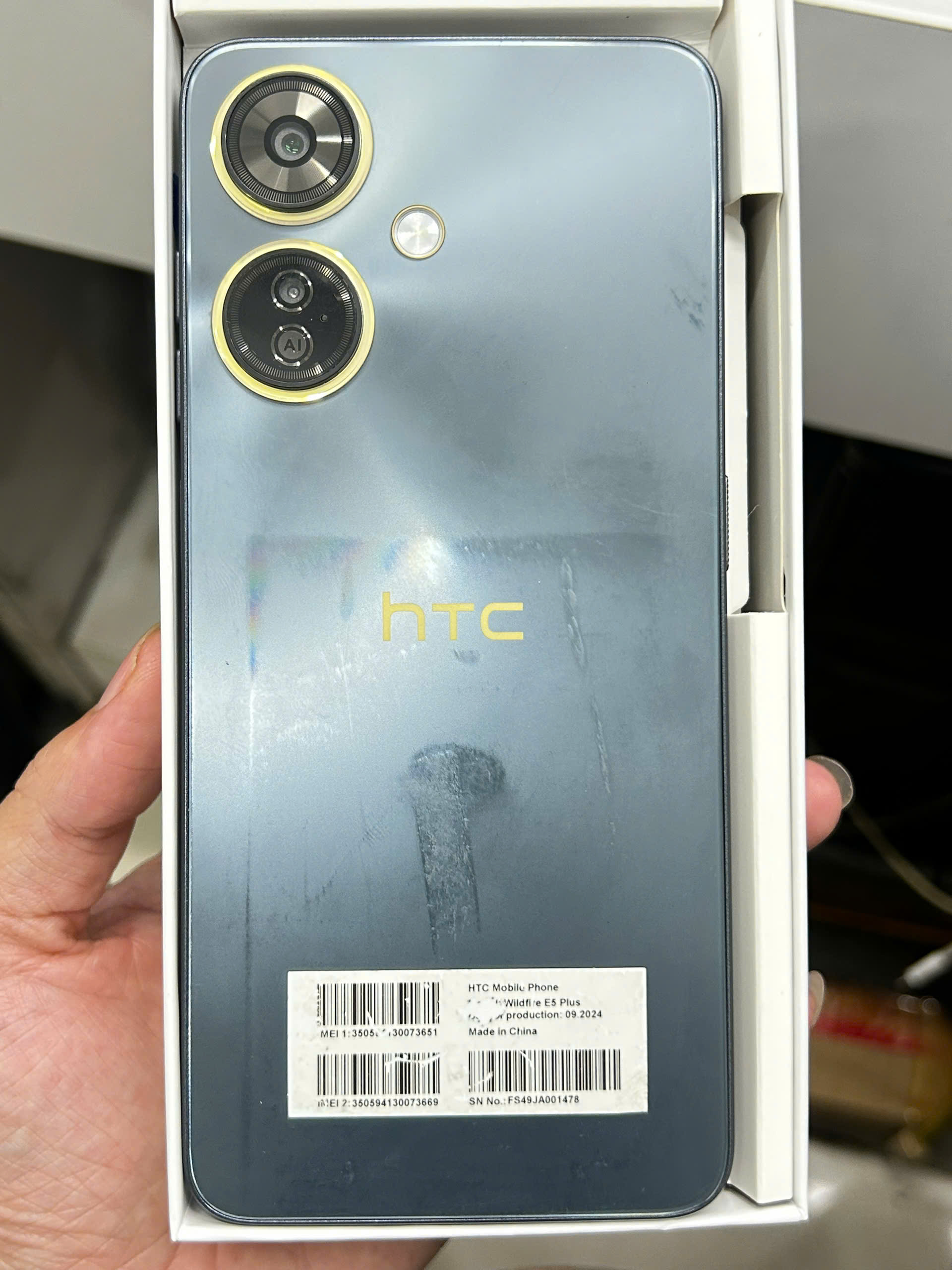 Điện thoại di động thương hiệu HTC Model Wildfire E5 Plus màu Xám (Grey) - 350594130073651 - HE5PLXM