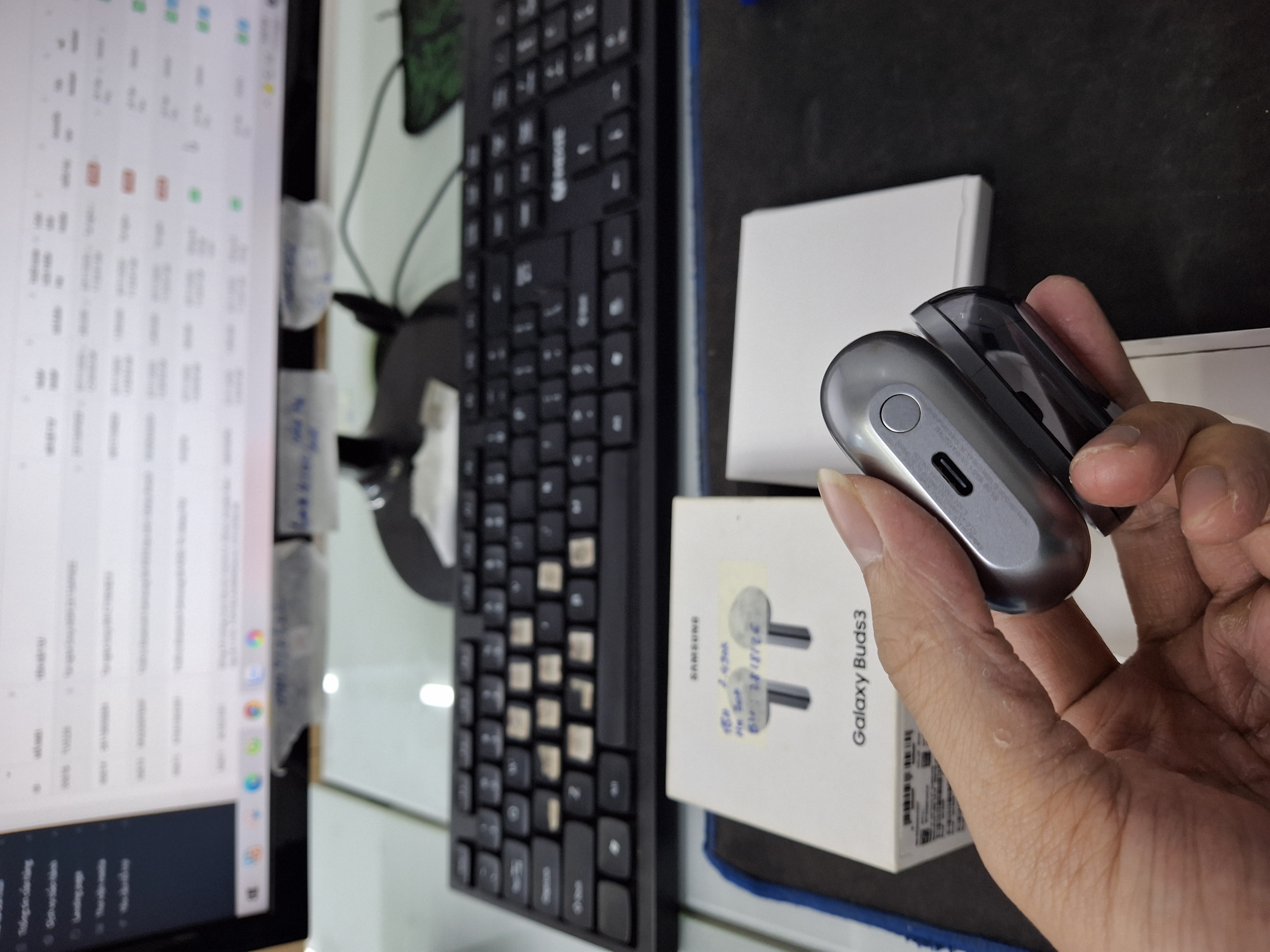 Thiết bị Bluetooth Samsung SM-R530,bạc xám, Galaxy Buds3 - RFAX909TENP -28 Trần Phú