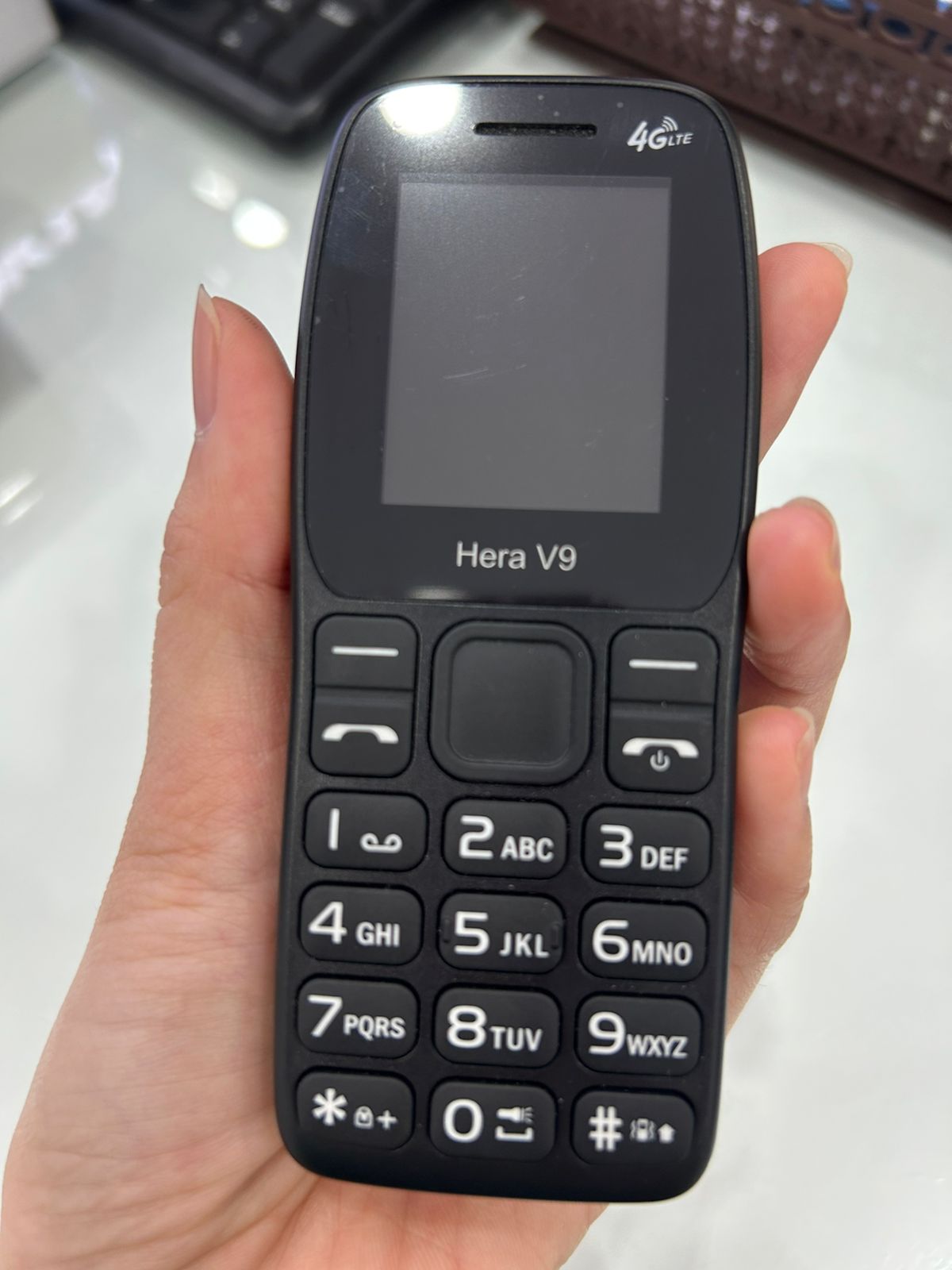 Điện thoại Xphone model Hera V9 màu Đen (Black) 