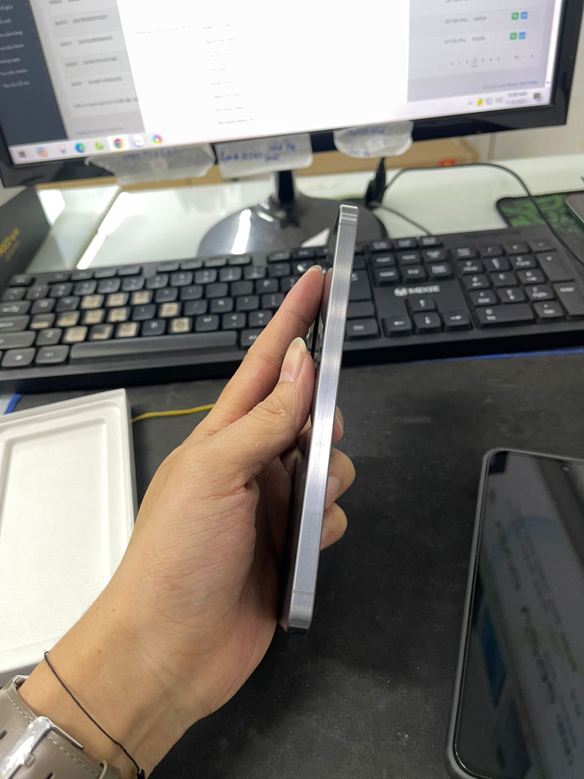 ĐTDĐ Samsung A56 5G, SM-A566B/DS, 8+128, Đen - 357802682114440 - SSA566DEN-28 Trần Phú