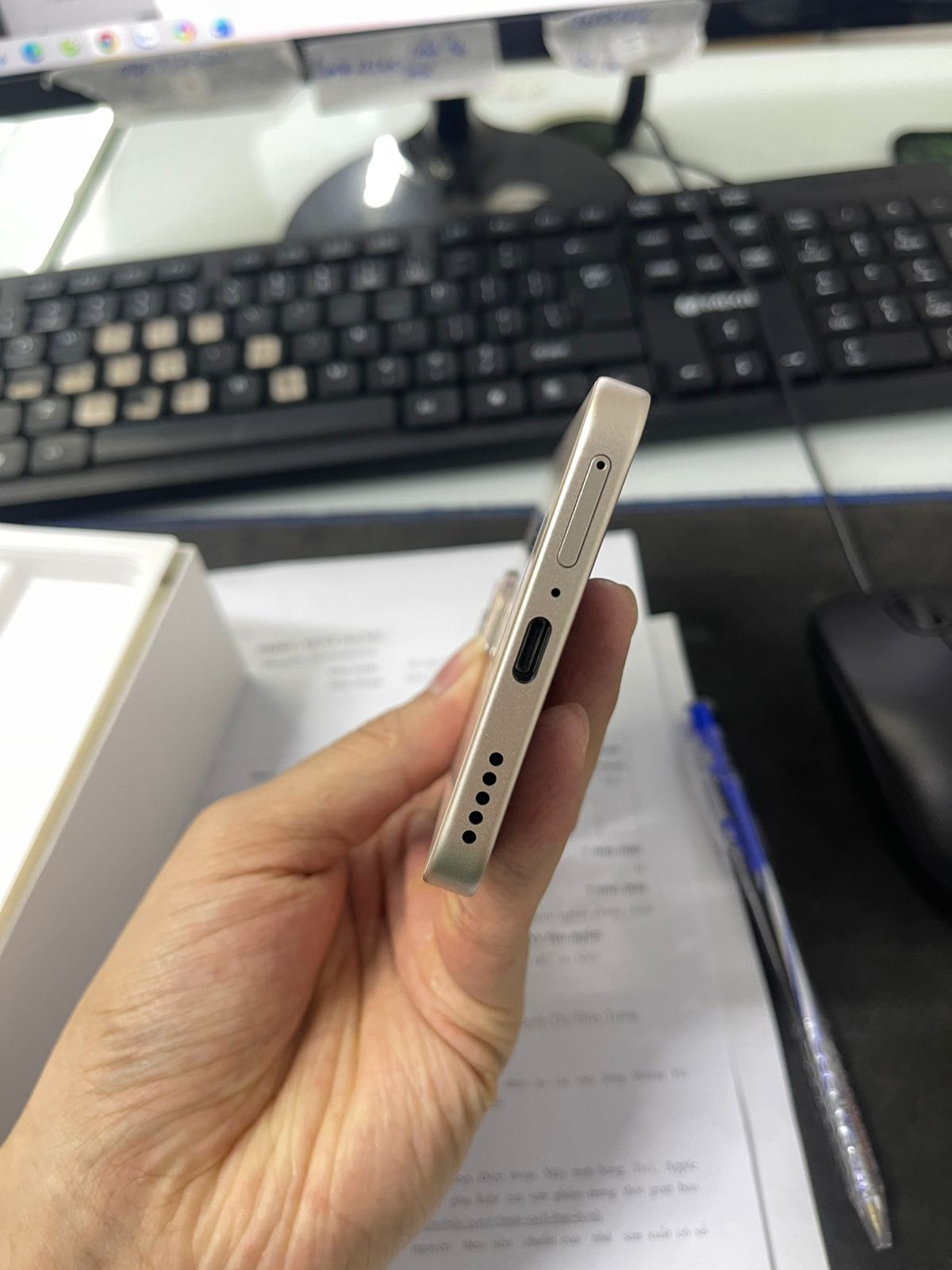 Điện thoại di động Honor 400 5G (12+512GB) Vàng (Desert Gold)_DNY-NX9 - 867238088833940 - 28 trần phú