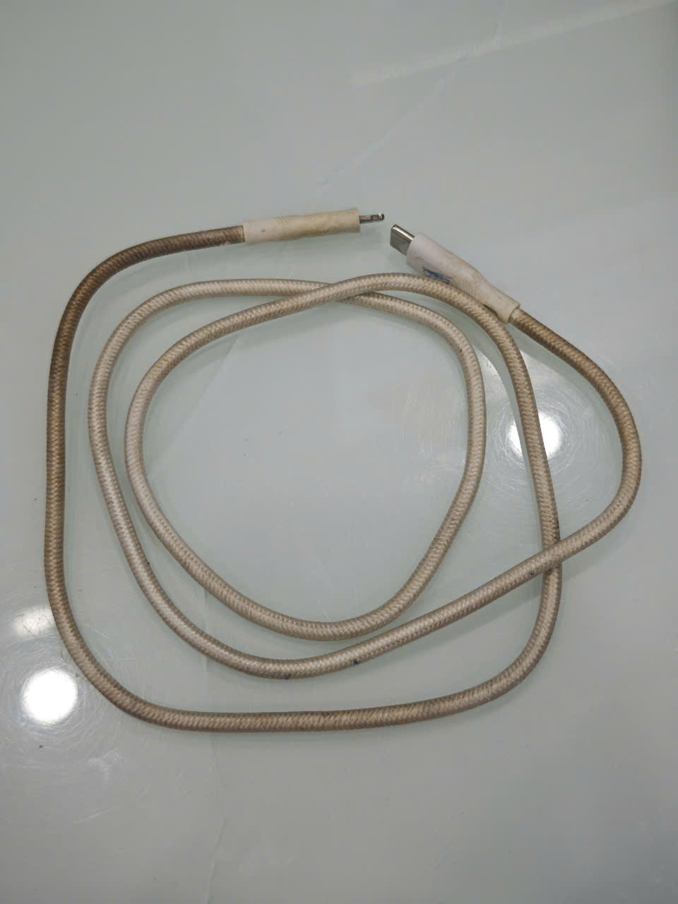 Cáp USB-C to Lightning Mophie Essential 1M - White