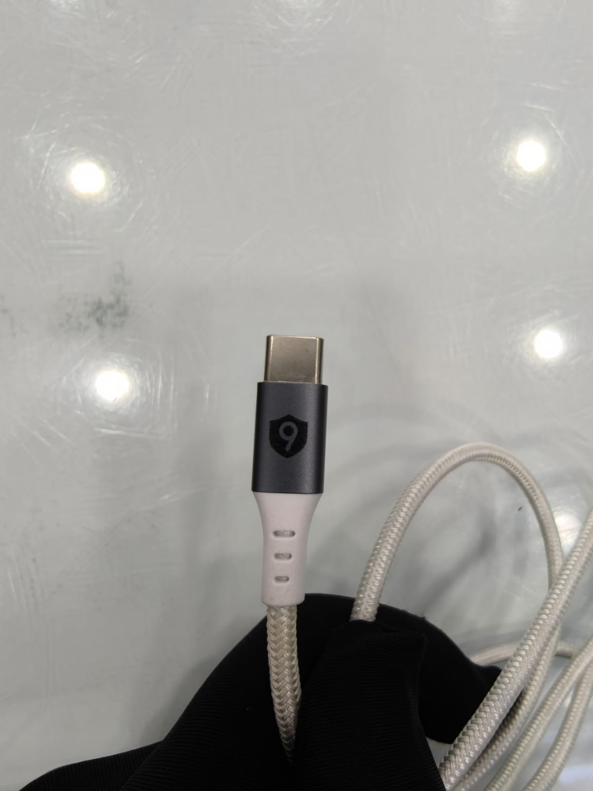 Cáp 9FIT USB-C to Lightning 1M White 