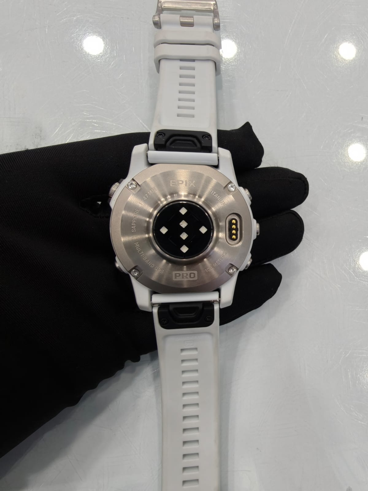 Đồng hồ Garmin EPIX PRO GEN2, 47mm, mặt kính Sapphire, Vỏ Xám Carbon DLC, viền Titanium, Dây Đen/Xám khói