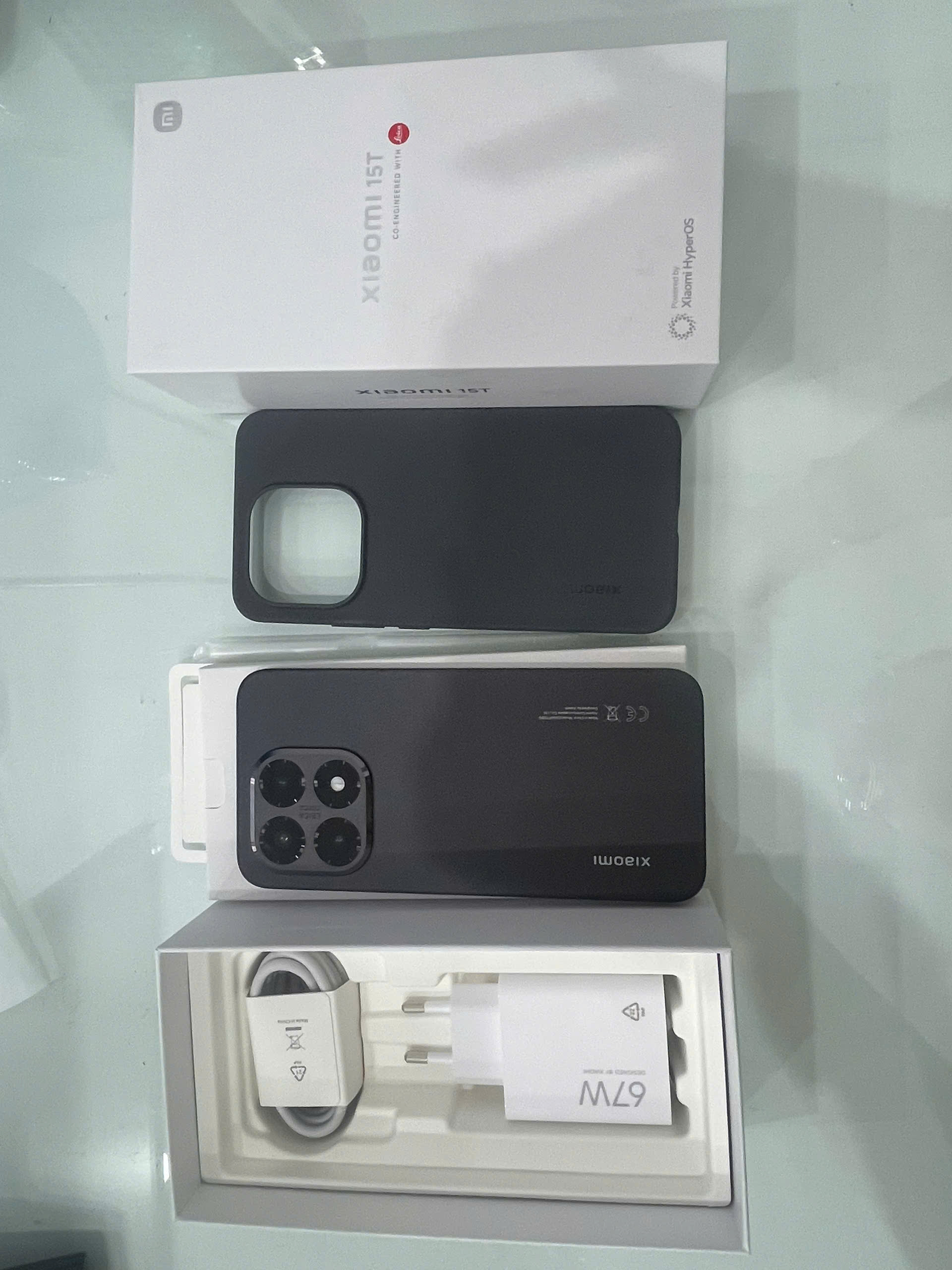 ĐIỆN THOẠI DI ĐỘNG (TEL) XIAOMI 15T 6.83"/MTK D8400 Ultra/12G/512G/50+50+12MP/32MP/5500mAh