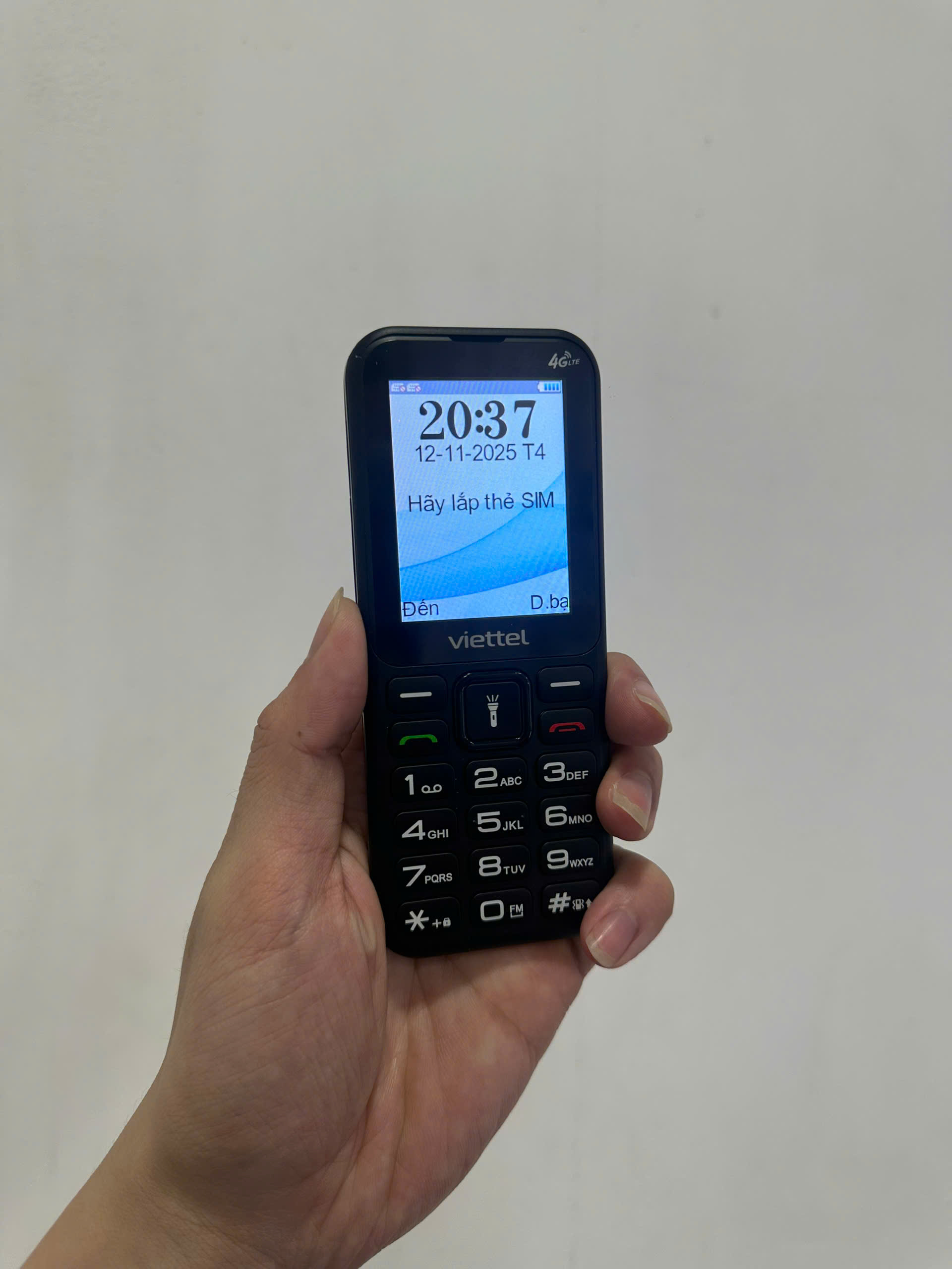 Điện thoại Viettel T2 - 4G (DÙNG MỌI LOẠI SIM) TBH