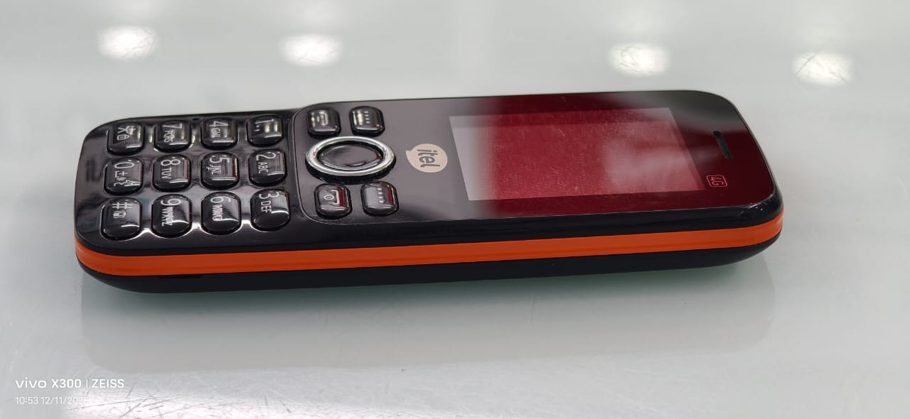 Điện thoại di động Itel it8010, màu Đen (Black)