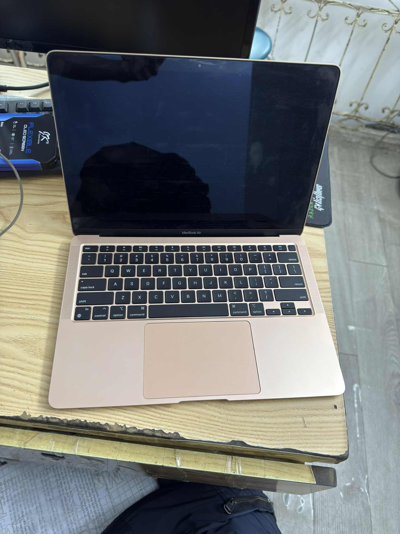 MTXT MacBook Air 13-inch, Apple M1/8GB/256GB, Gold