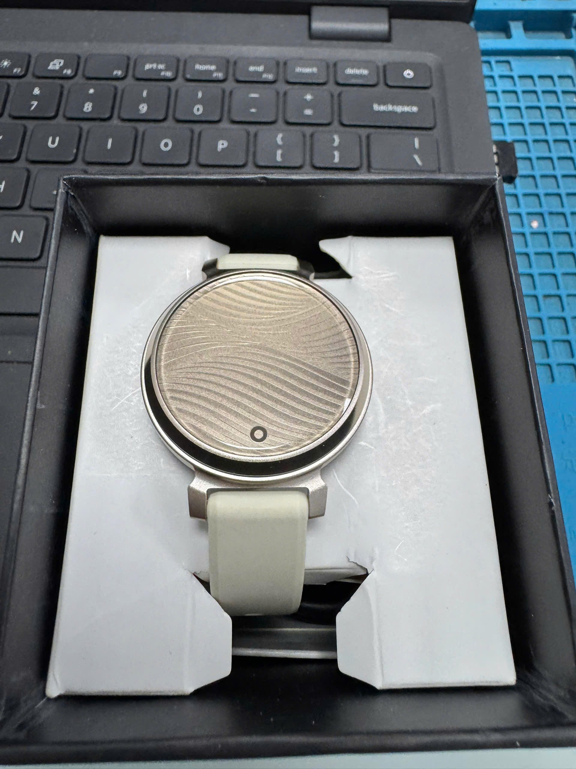 Đồng hồ thông minh Garmin Lily 2, Asia