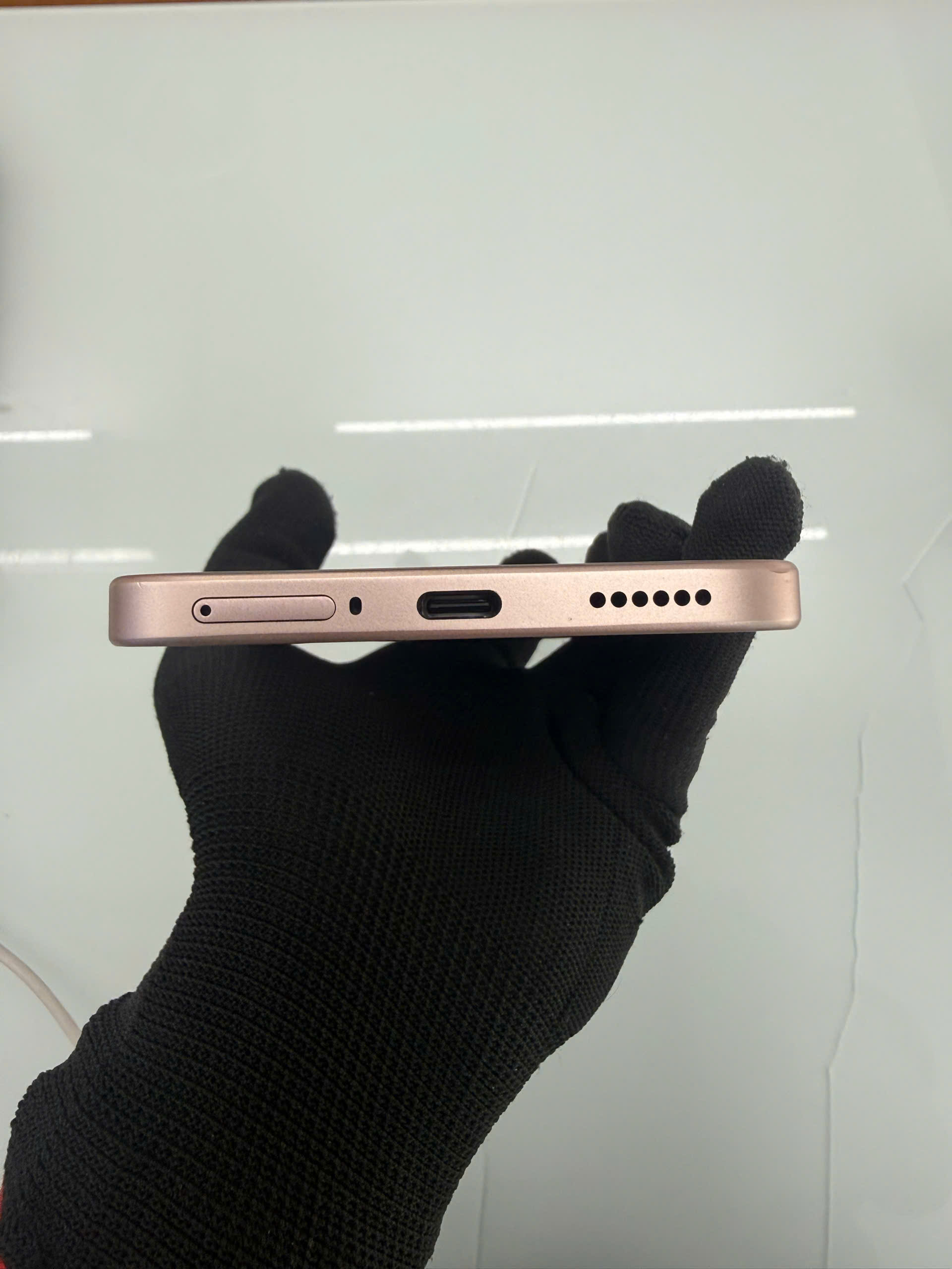 ĐIỆN THOẠI DI ĐỘNG (TEL) XIAOMI 15T 6.83"/MTK D8400 Ultra/12G/512G/50+50+12MP/32MP/5500mAh (25069PTEBG)/VÀNG