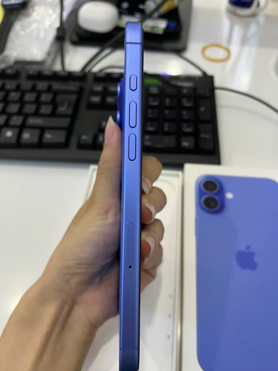 ĐTDĐ Apple iPhone 16 Plus 256GB Ultramarine_MXY23VN/A - scxd4f2mwpm - MXY23VN
