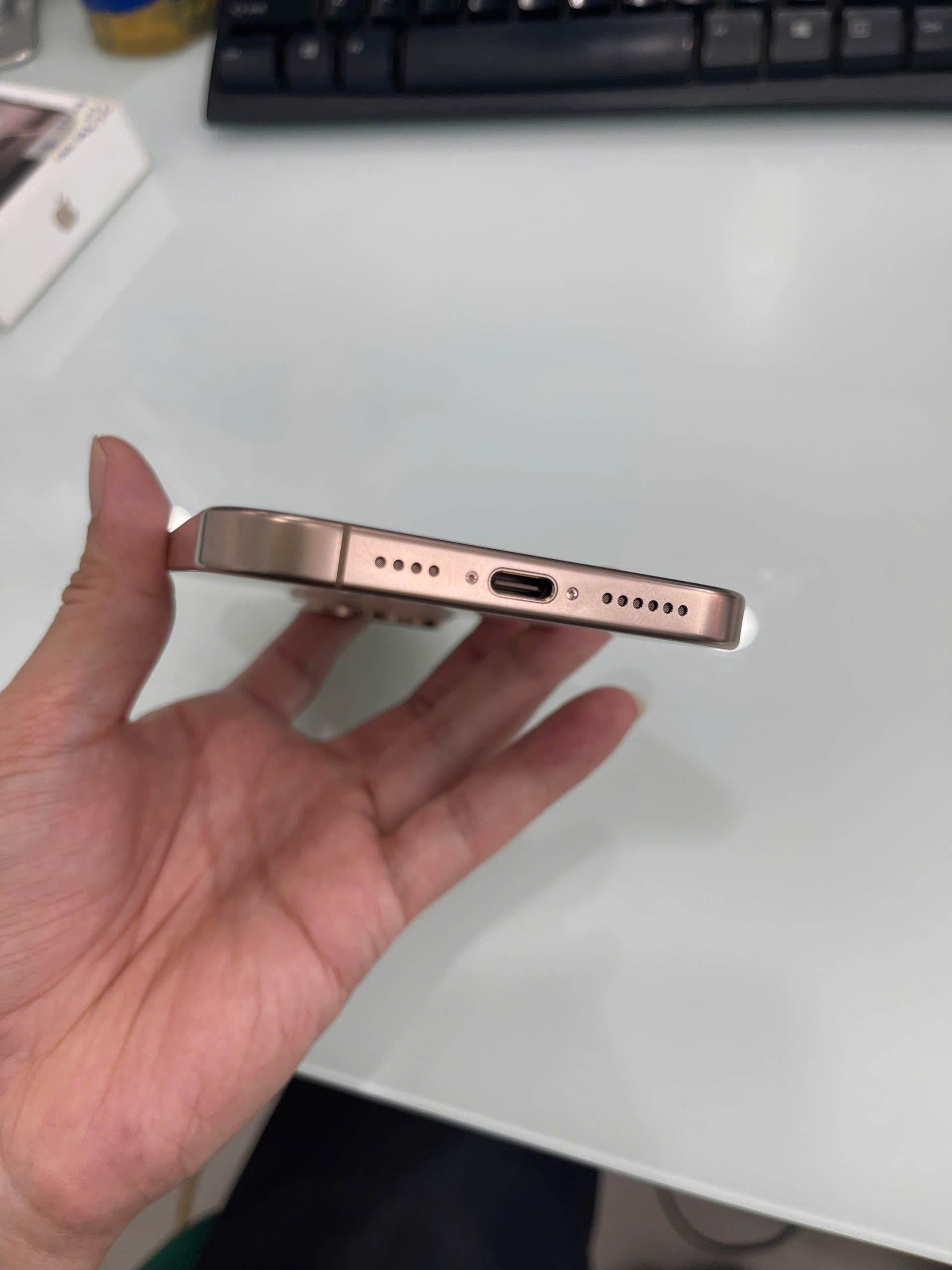 (DEMO) ĐTDĐ Apple iPhone 16 Pro Max Desert 256GB_3N534VN/A - SHY43N7RQYT - 3N534VNZTN