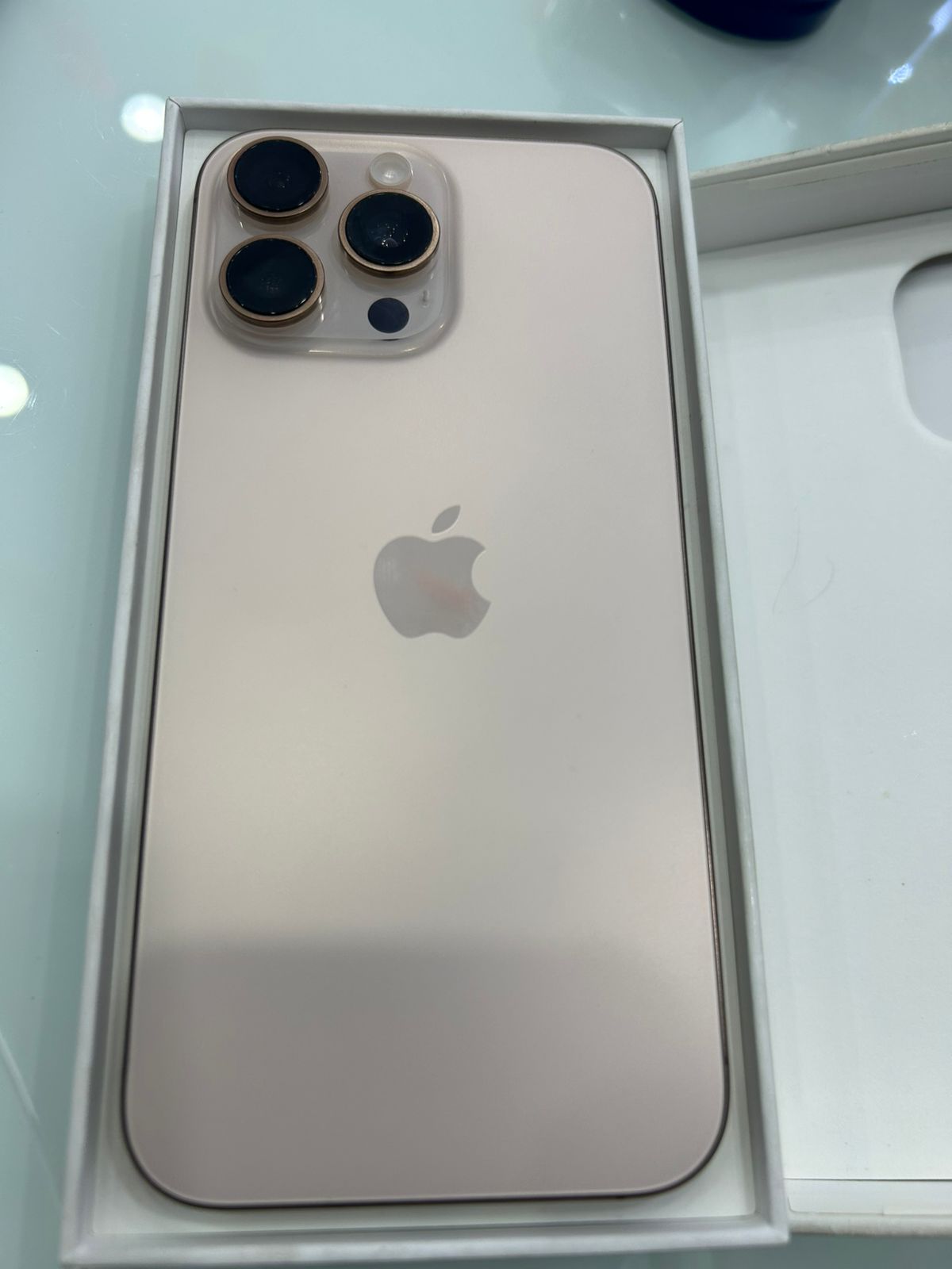 ĐTDĐ Apple iPhone 16 Pro Max 256GB Desert Titanium_MYWX3VN/A -  Chưa active